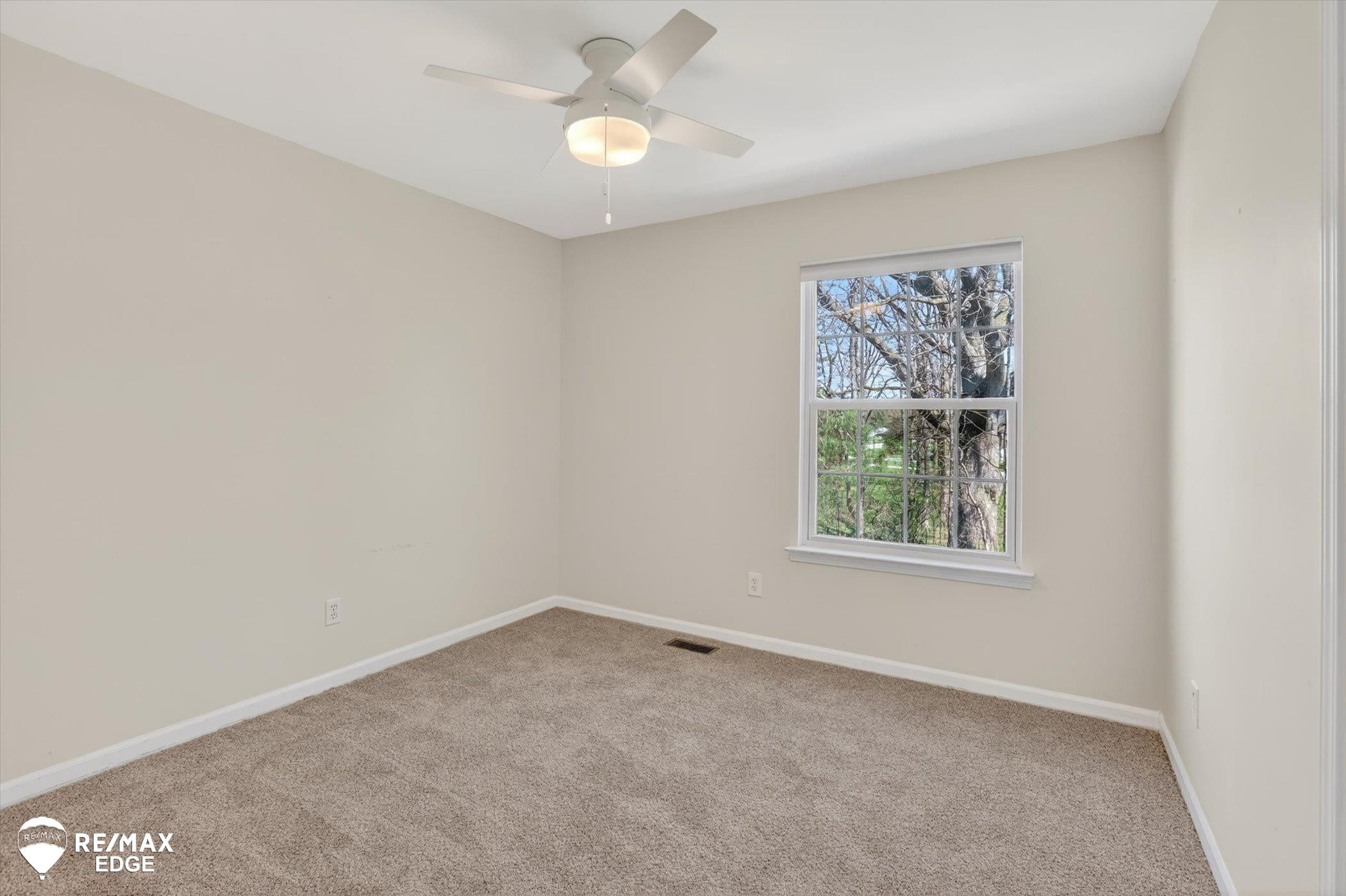 4469 Meadowlane Court, Burton, MI 48519 — Photo 20