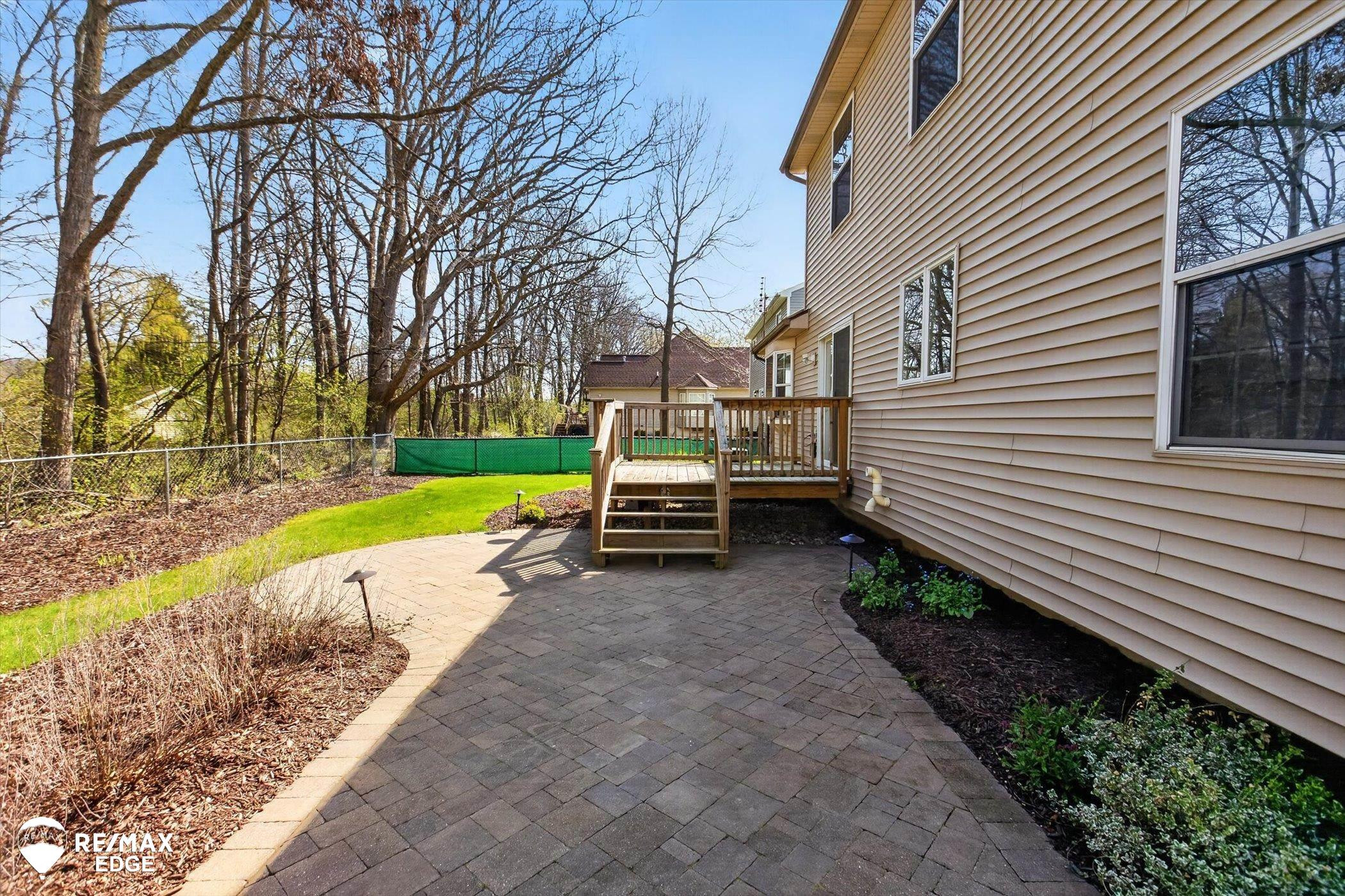 4469 Meadowlane Court, Burton, MI 48519 — Photo 29