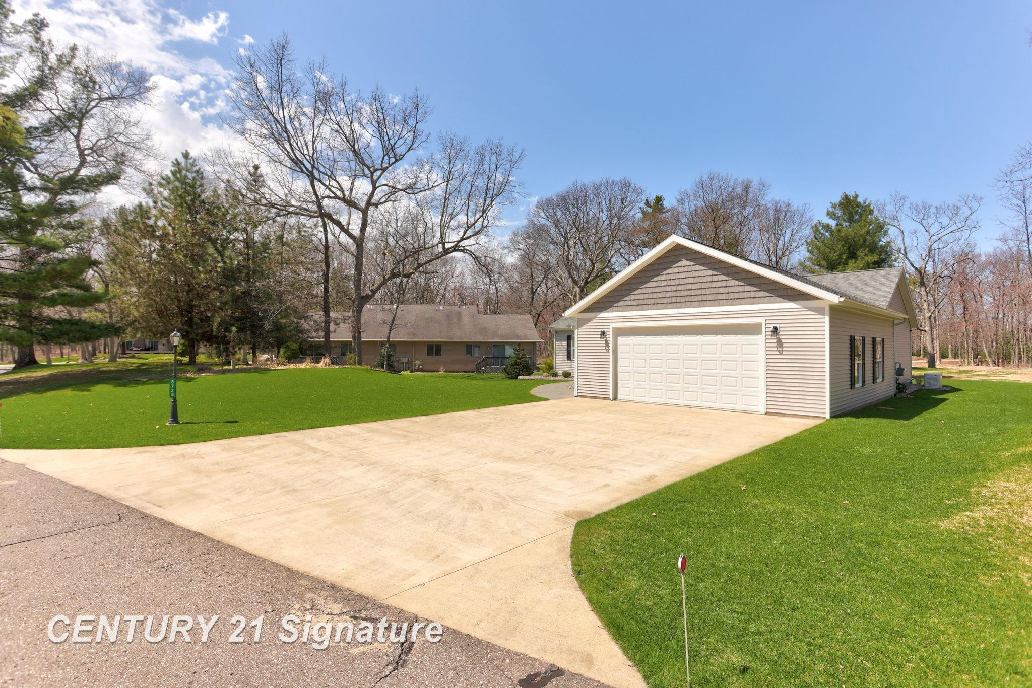 5728 Tipperary Drive, Caseville, MI 48725 — Photo 68
