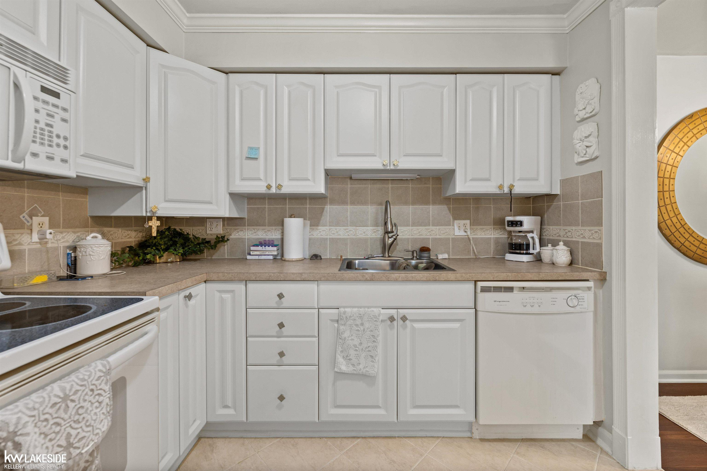 23610 Marlborough Drive, Clinton Twp, MI 48036 — Photo 11