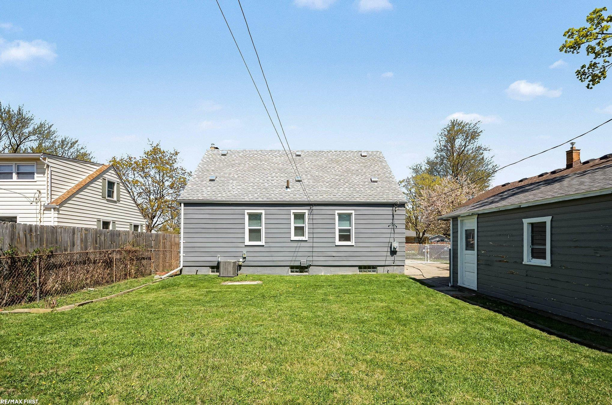 21910 Stephens Road, Saint Clair Shores, MI 48080 — Photo 30