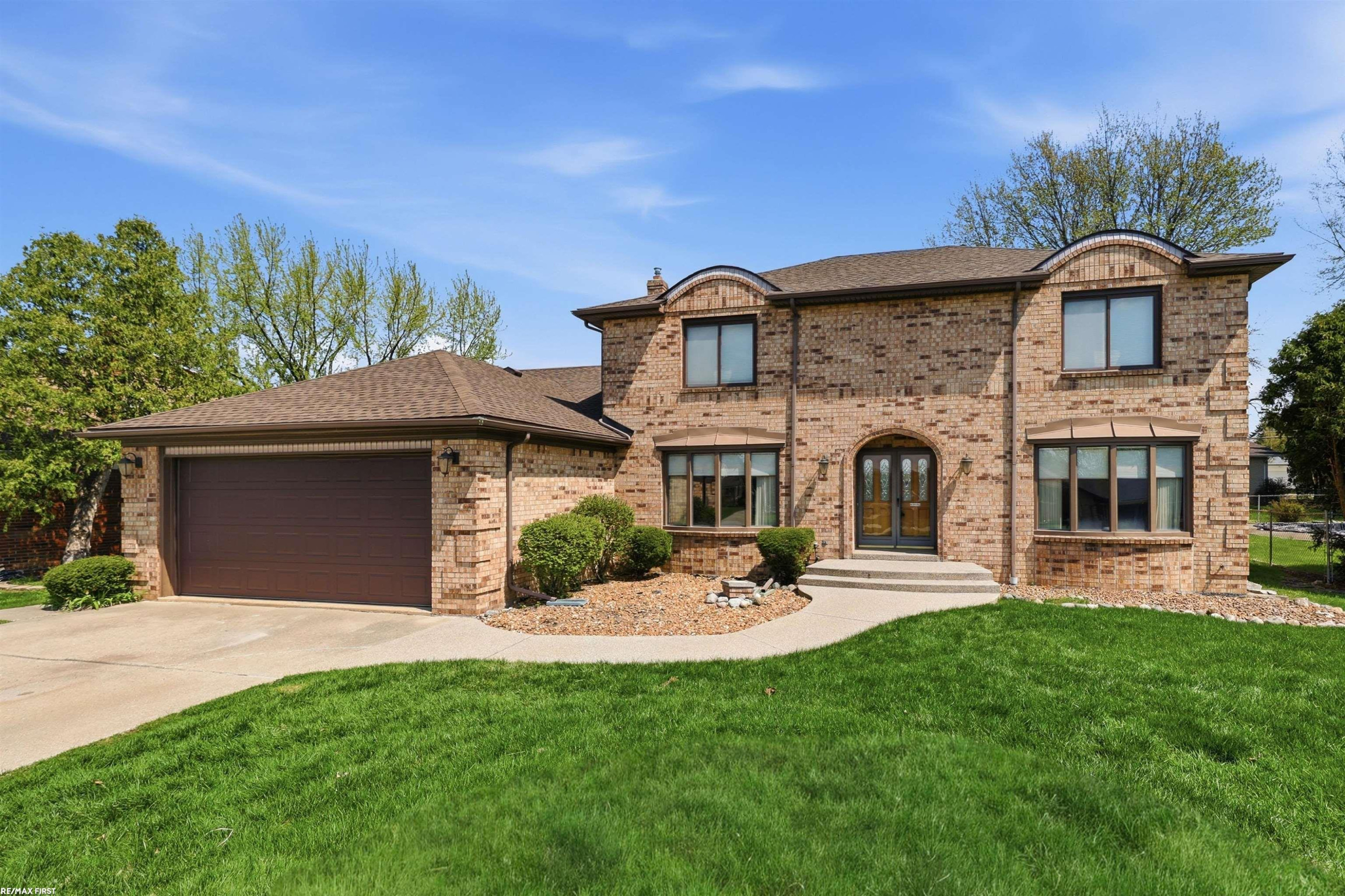 38300 Santa Barbara Street, Clinton, MI 48036 — Photo 2