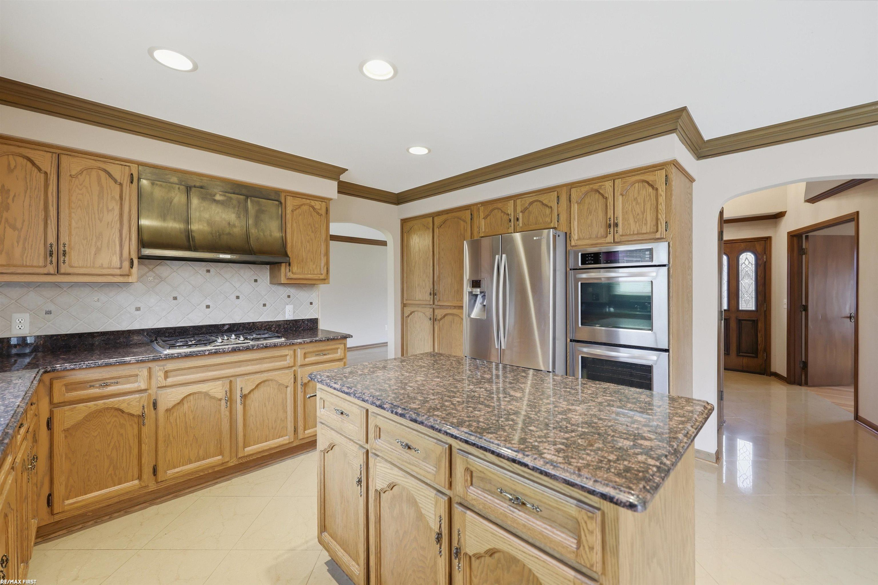 38300 Santa Barbara Street, Clinton, MI 48036 — Photo 16