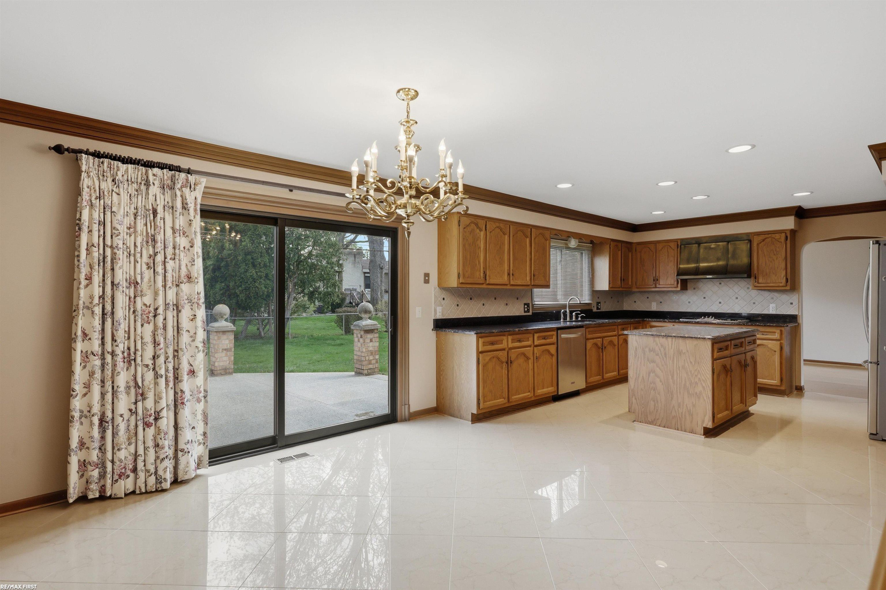 38300 Santa Barbara Street, Clinton, MI 48036 — Photo 21