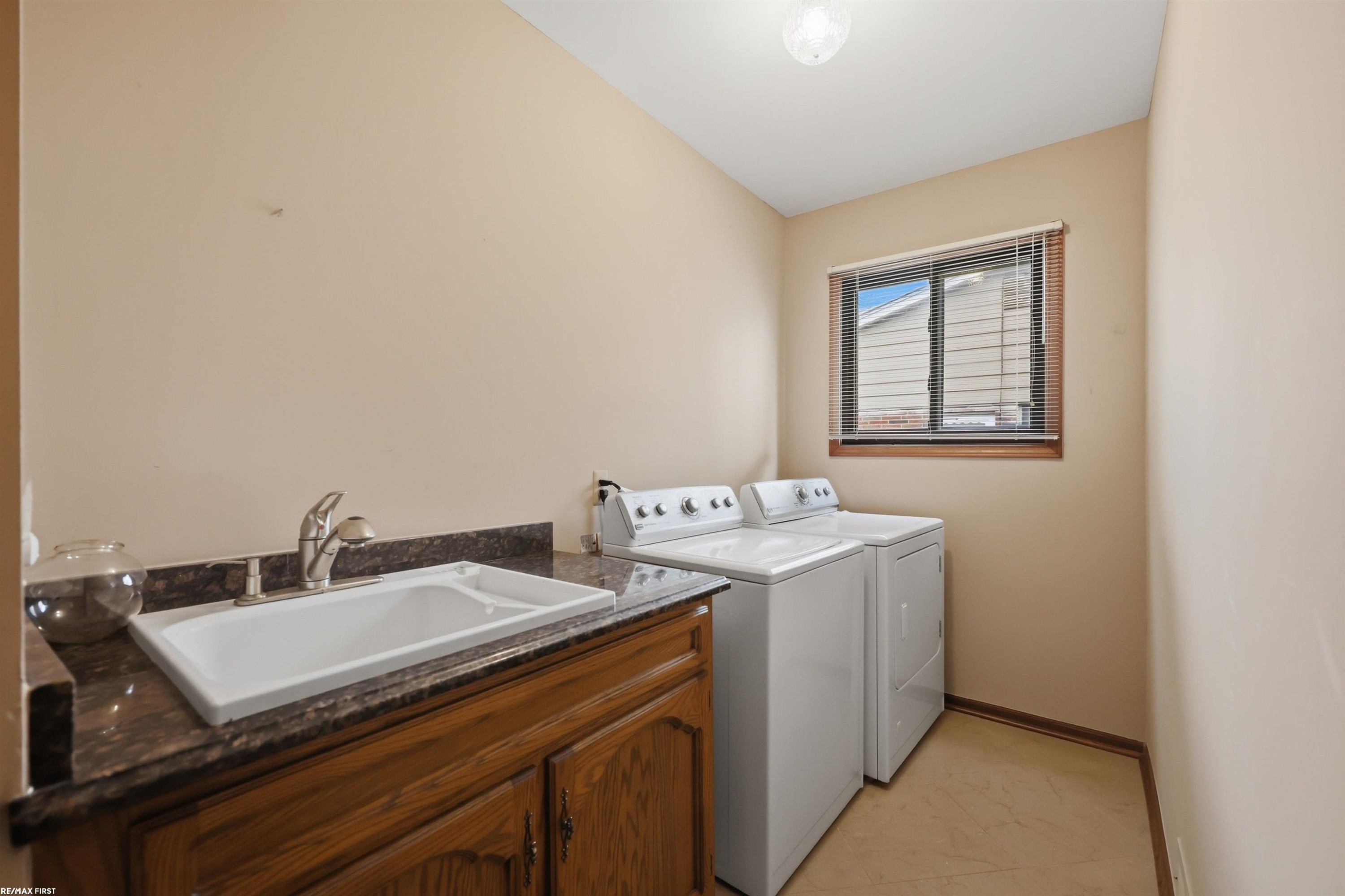 38300 Santa Barbara Street, Clinton, MI 48036 — Photo 24