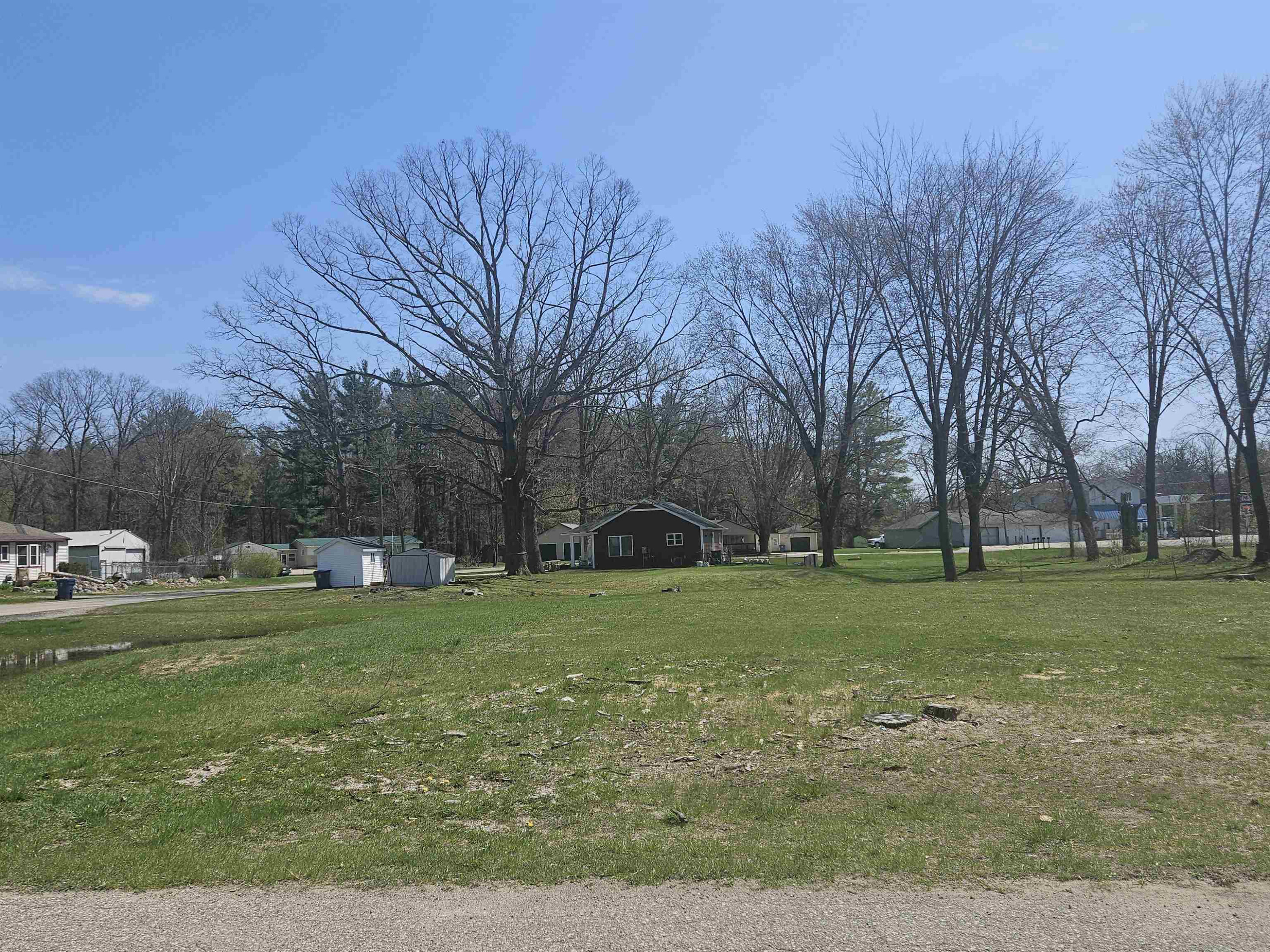 112 Pine Street, Sanford, MI 48532 — Photo 2