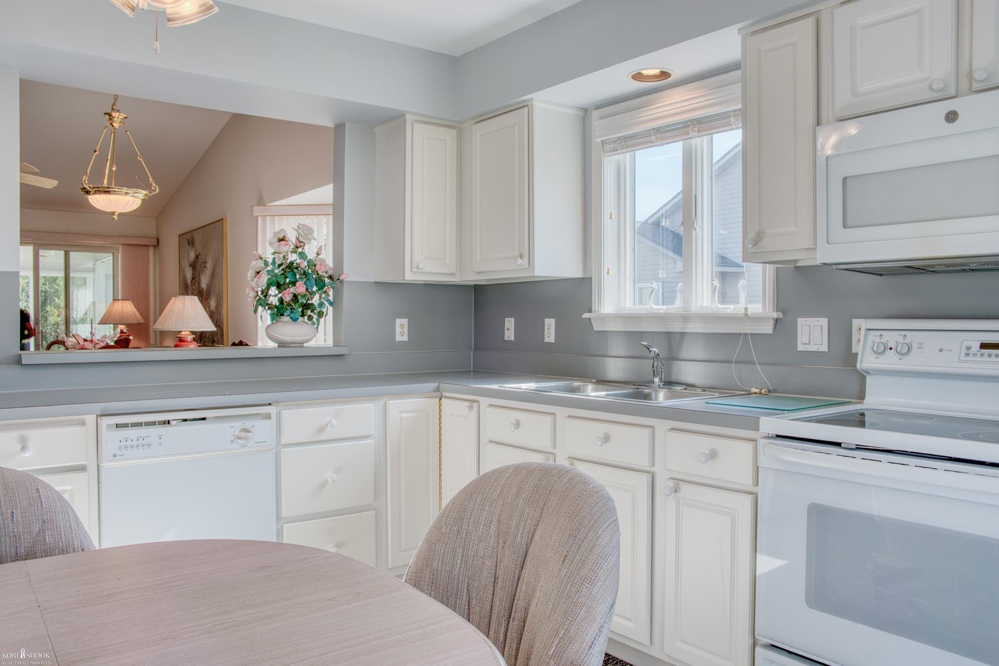 4268 Springbrook Drive, Swartz Creek, MI 48473 — Photo 4