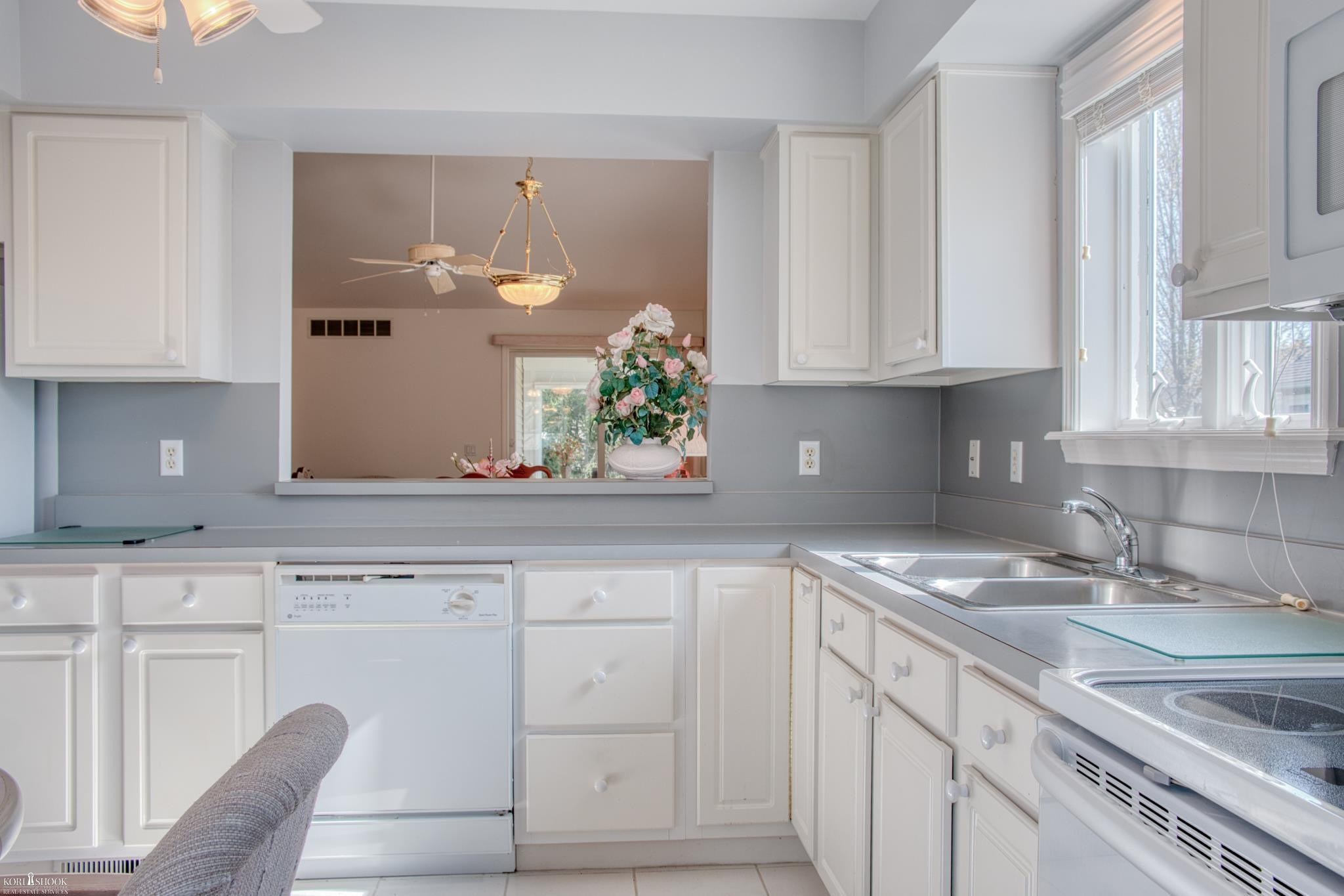 4268 Springbrook Drive, Swartz Creek, MI 48473 — Photo 5