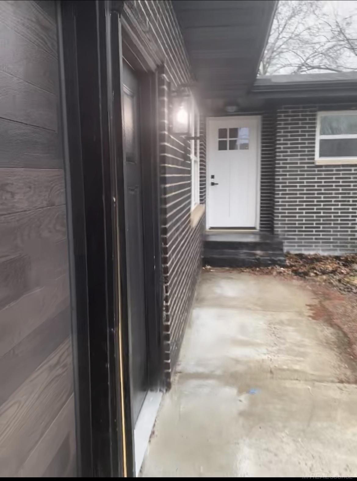380 Eloise Drive, Benton Harbor, MI 49022 — Photo 8