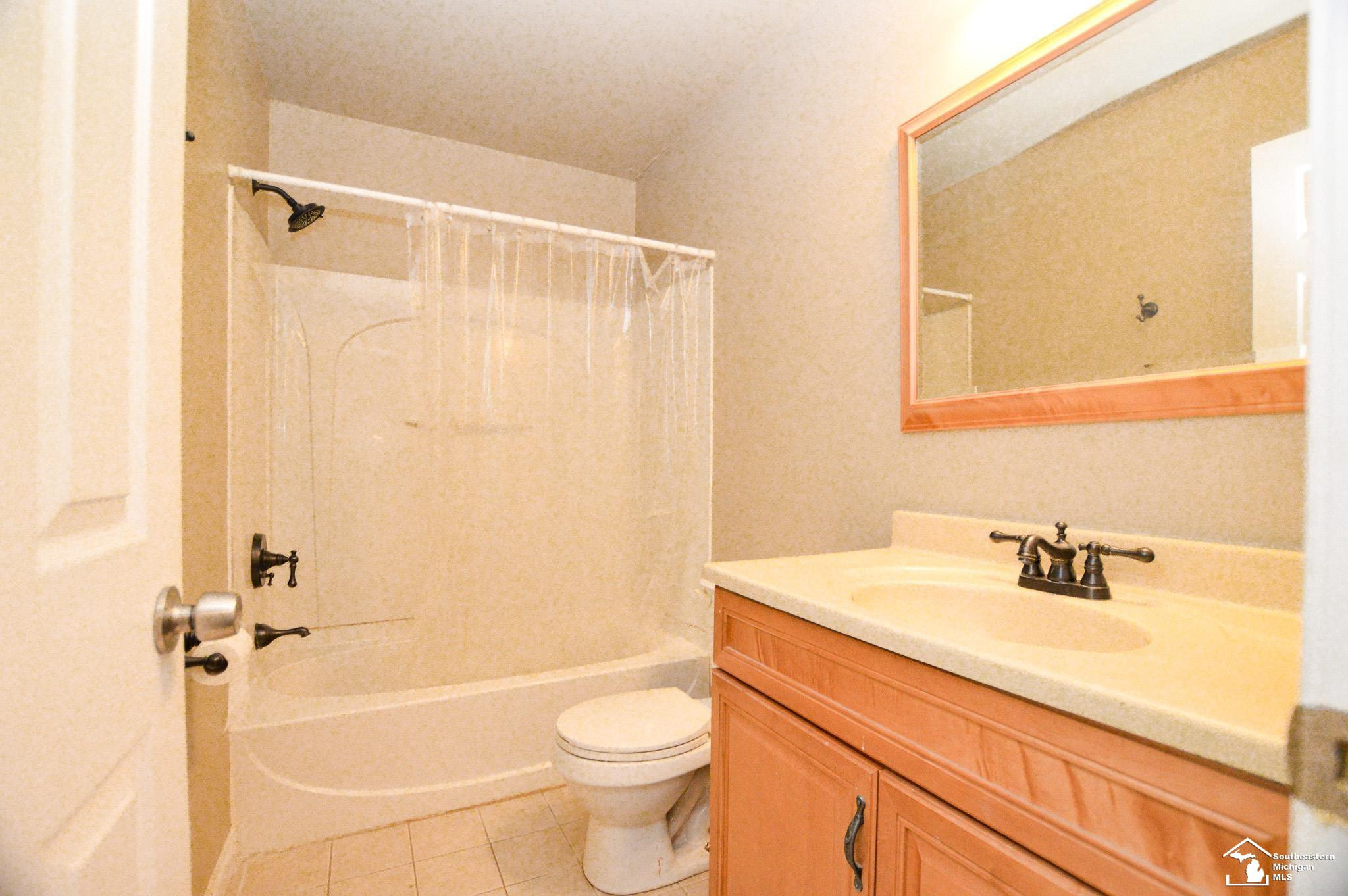 8675 Lillian Drive, Newport, MI 48166 — Photo 10