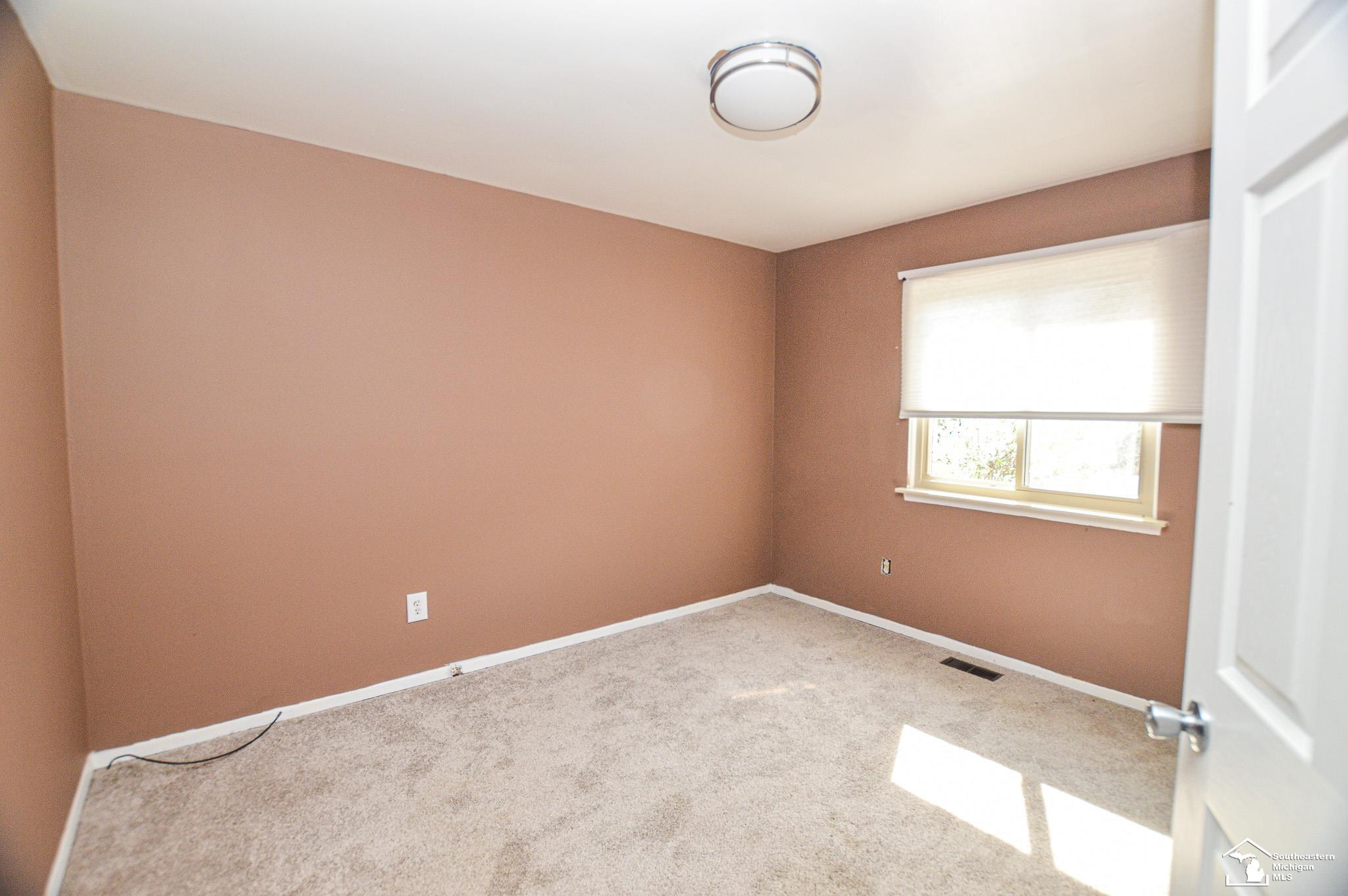 8675 Lillian Drive, Newport, MI 48166 — Photo 11