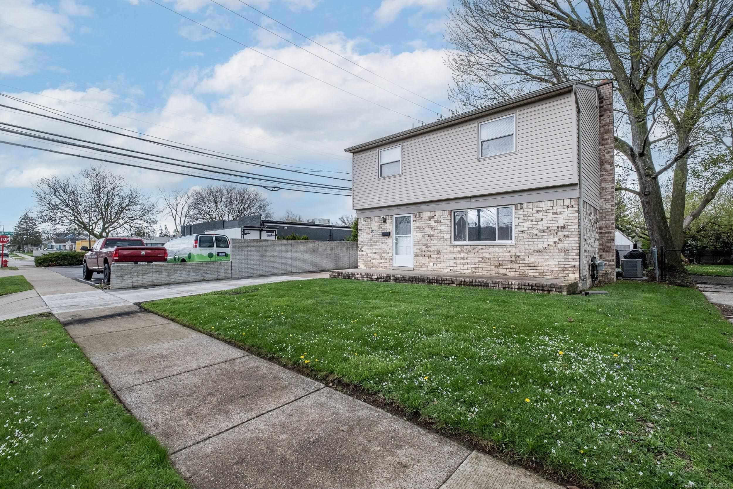 27025 Alger Street, Madison Heights, MI 48071 — Photo 2