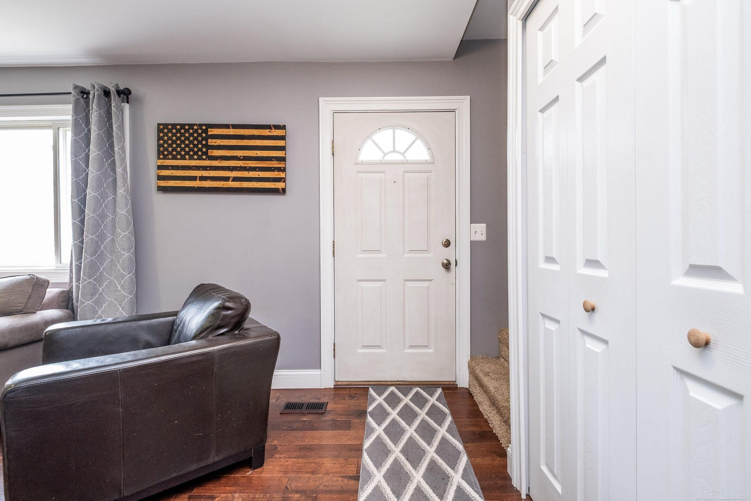 27025 Alger Street, Madison Heights, MI 48071 — Photo 5