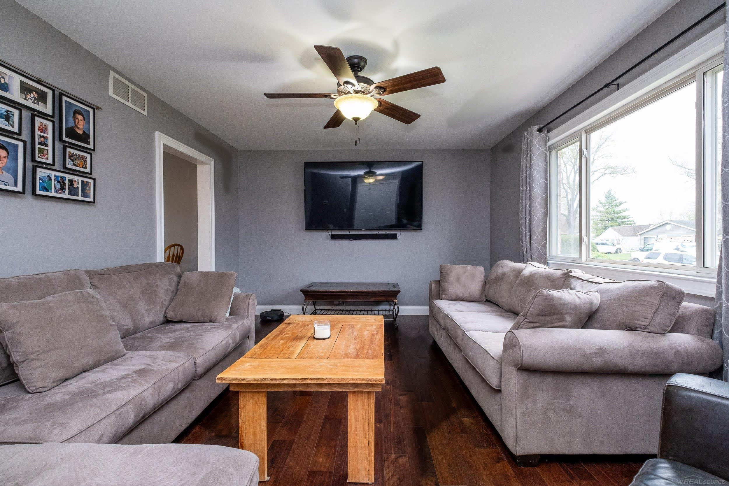 27025 Alger Street, Madison Heights, MI 48071 — Photo 6