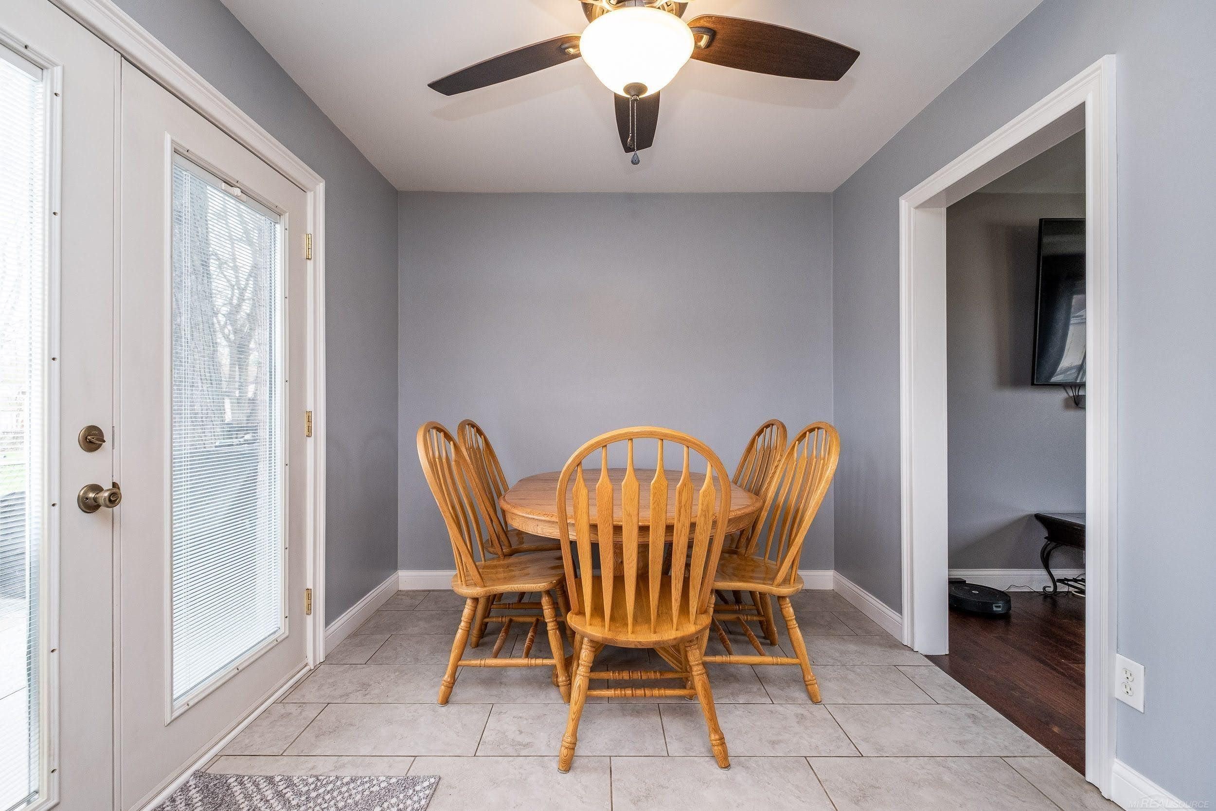 27025 Alger Street, Madison Heights, MI 48071 — Photo 9