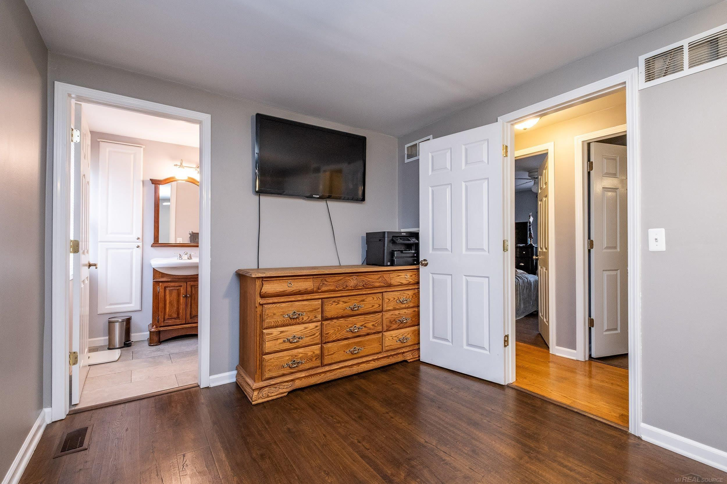 27025 Alger Street, Madison Heights, MI 48071 — Photo 19