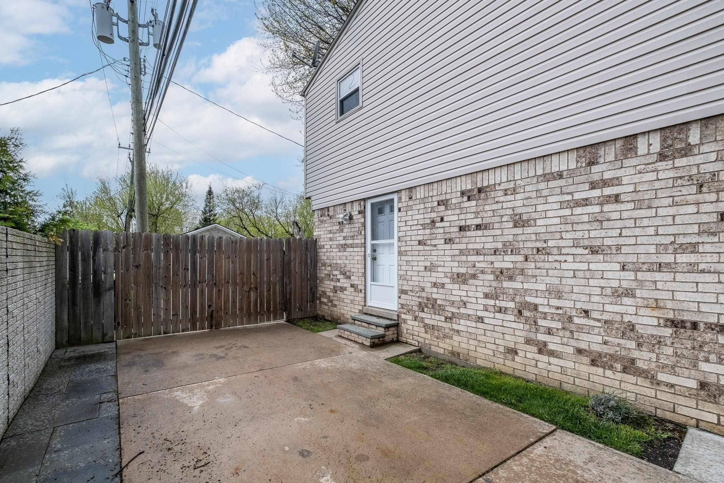 27025 Alger Street, Madison Heights, MI 48071 — Photo 31