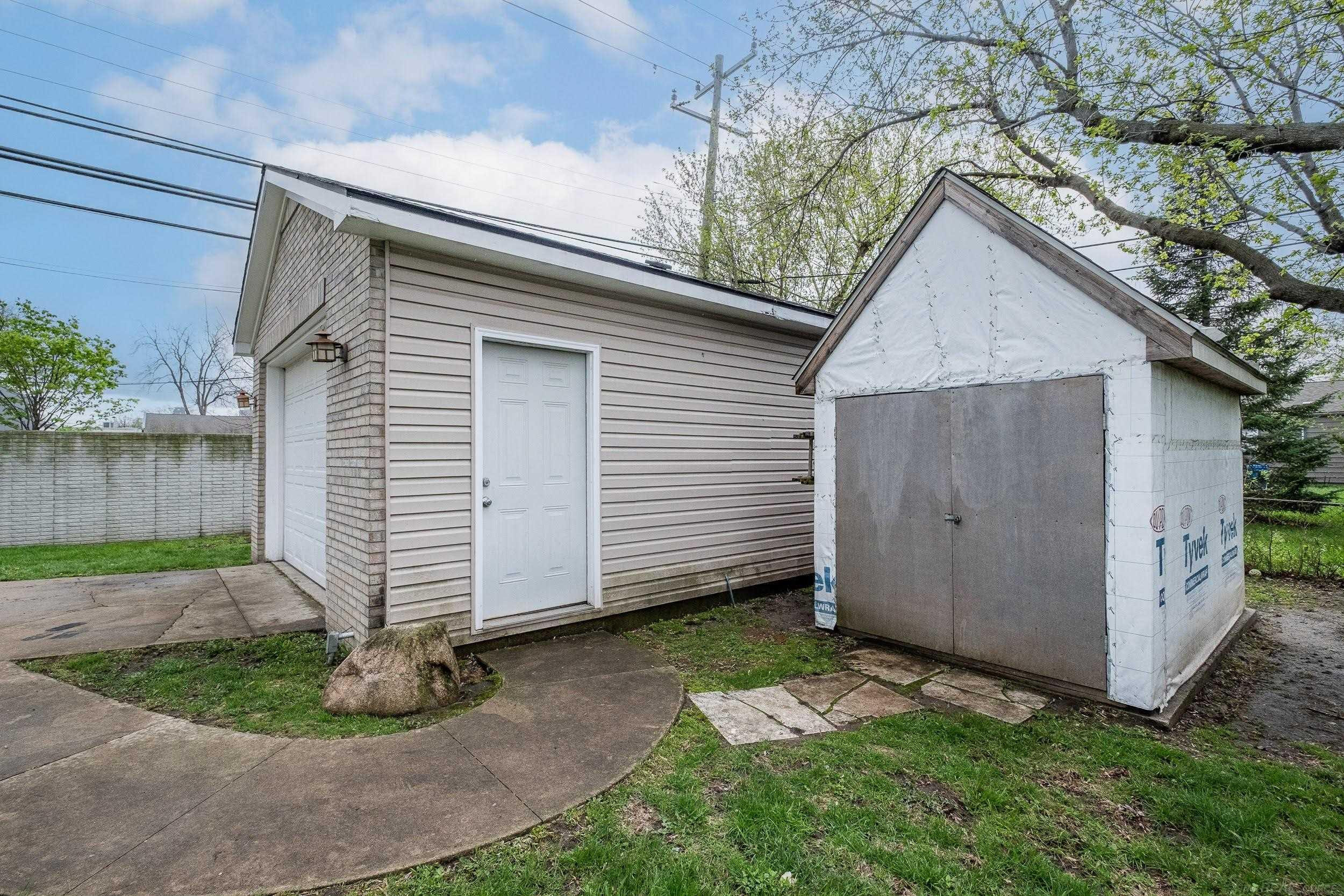 27025 Alger Street, Madison Heights, MI 48071 — Photo 36