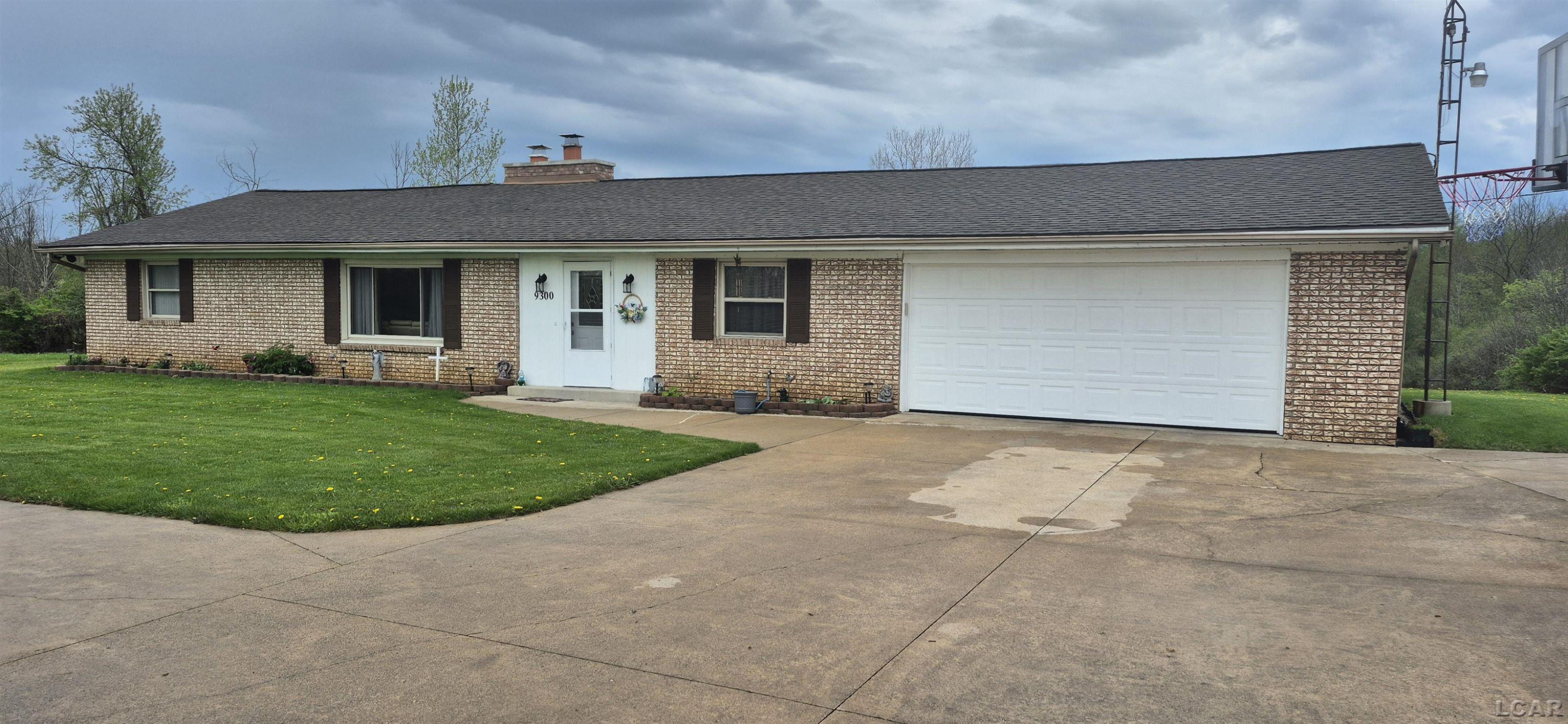 9300 Matthews Highway, Tecumseh, MI 49286 — front exterior