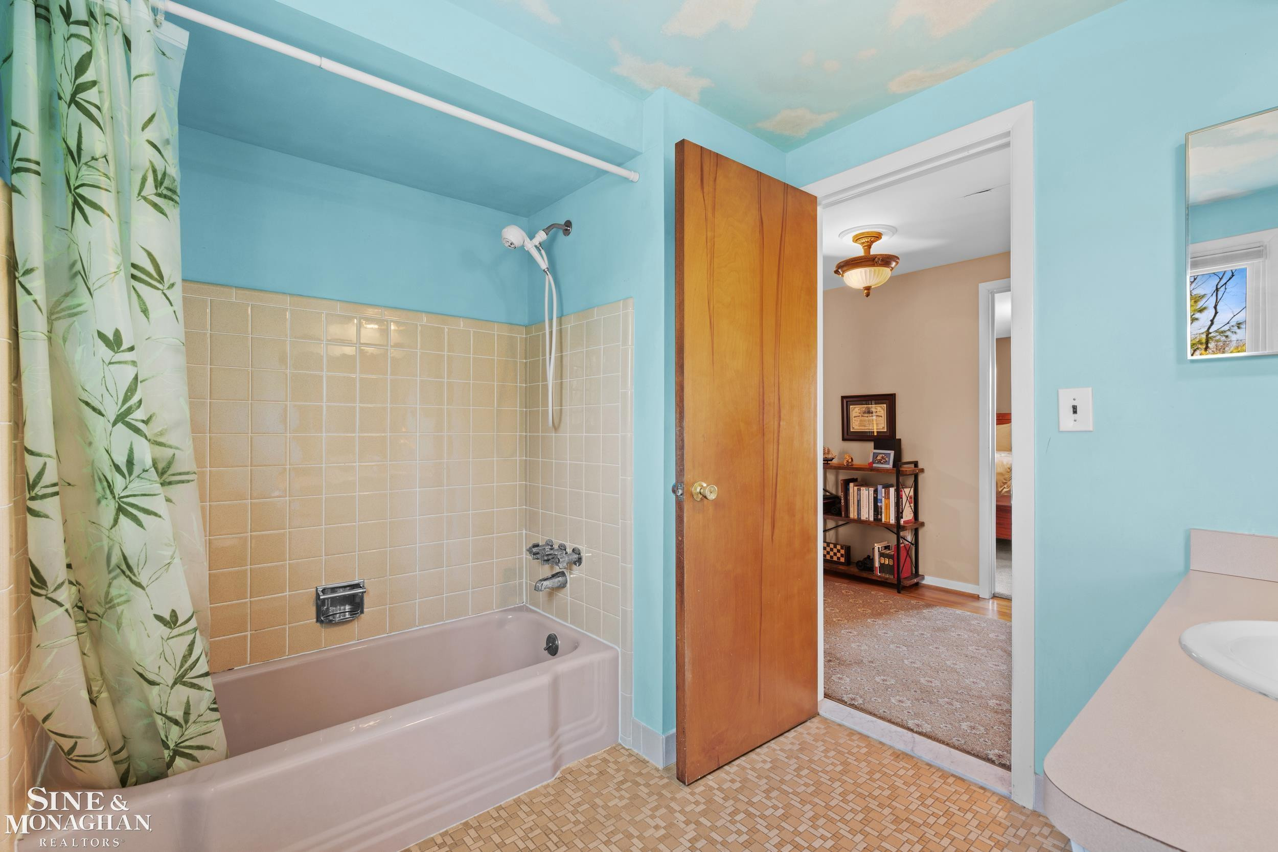 4663 Hedgewood Drive, Bloomfield Hills, MI 48301 — Photo 28