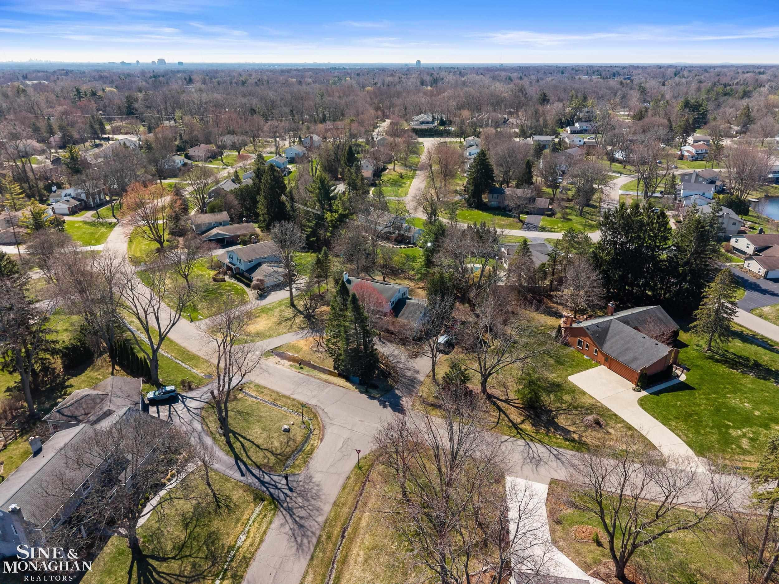 4663 Hedgewood Drive, Bloomfield Hills, MI 48301 — Photo 41