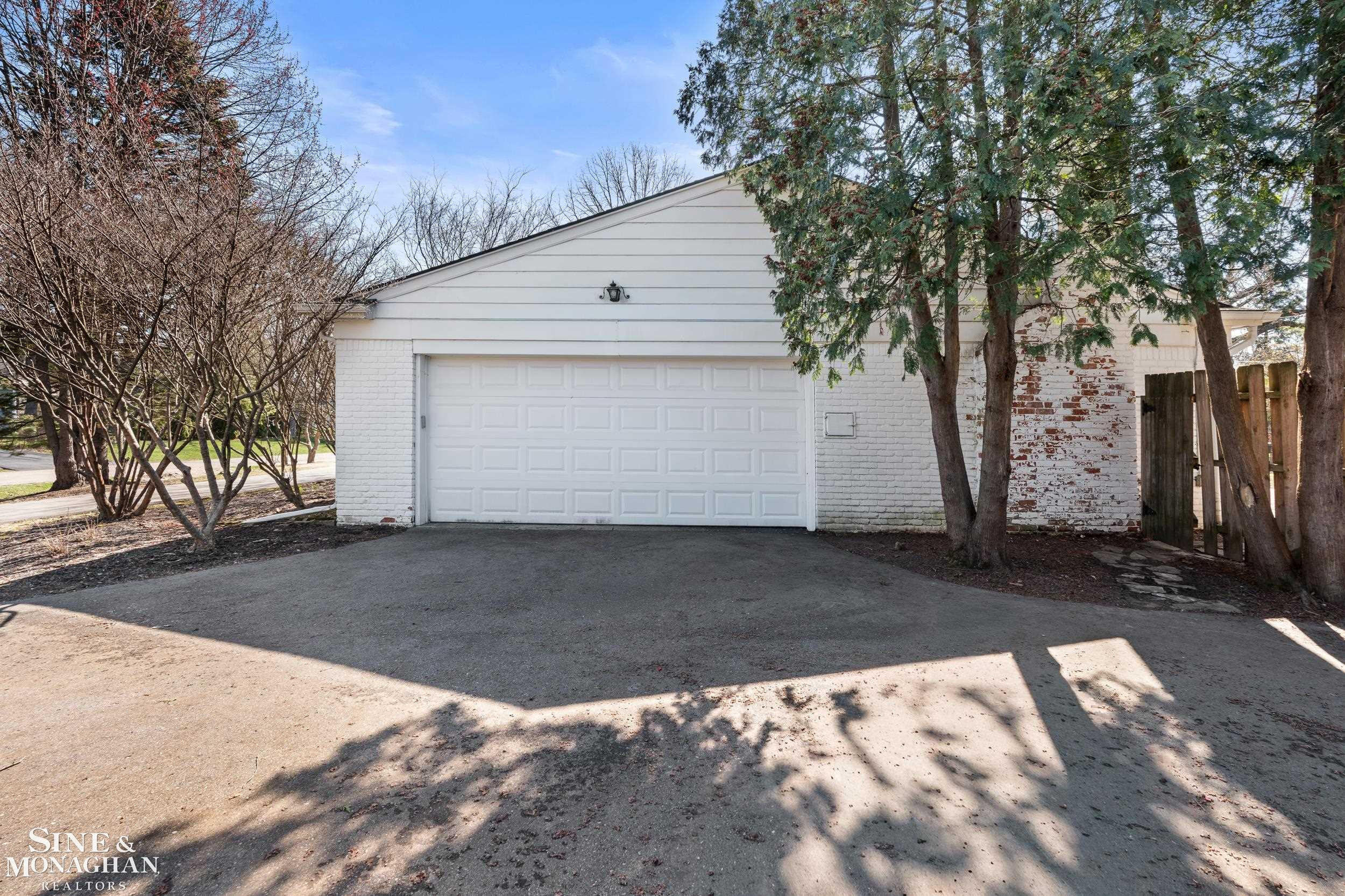 4663 Hedgewood Drive, Bloomfield Hills, MI 48301 — Photo 44
