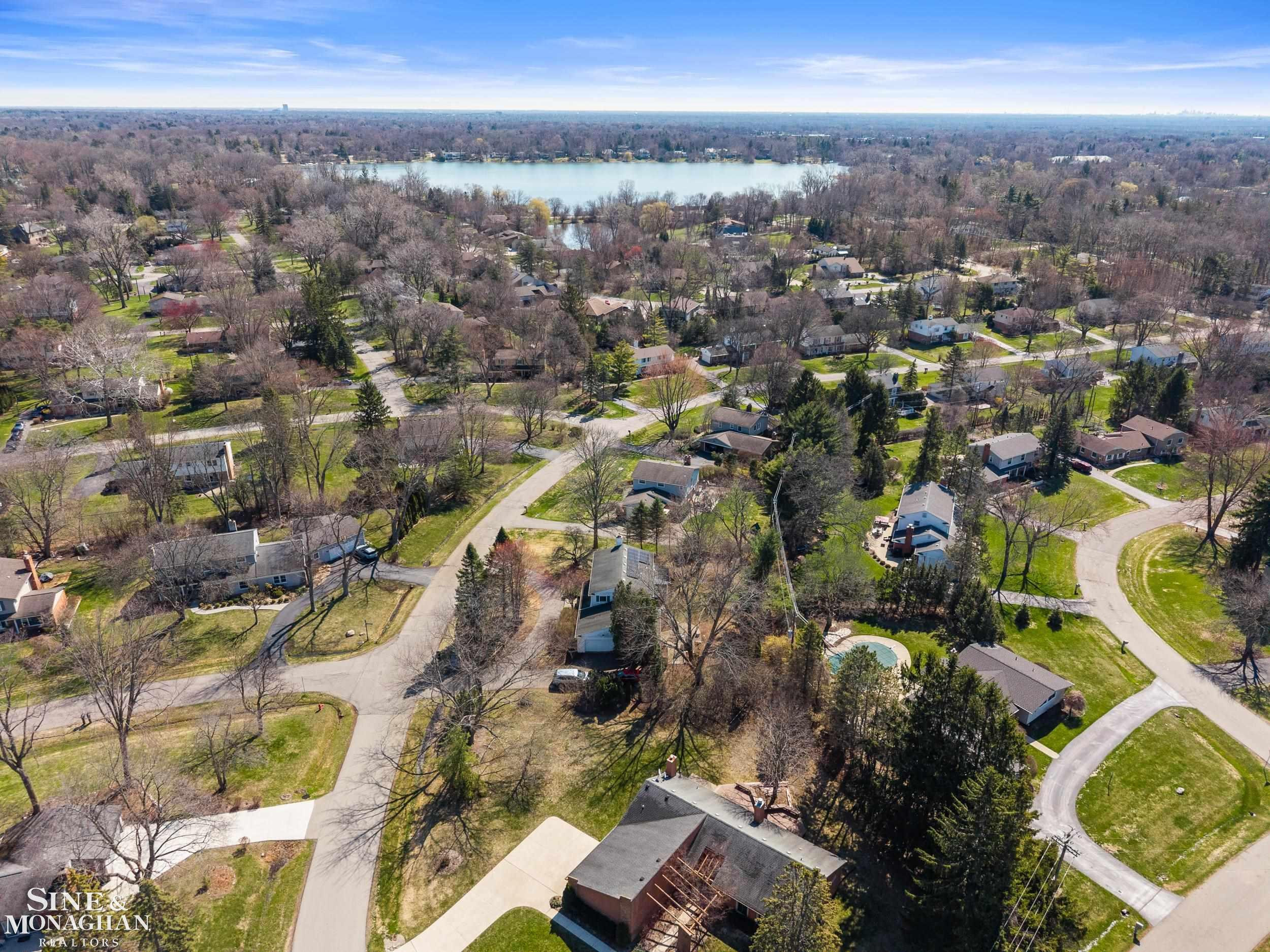 4663 Hedgewood Drive, Bloomfield Hills, MI 48301 — Photo 51