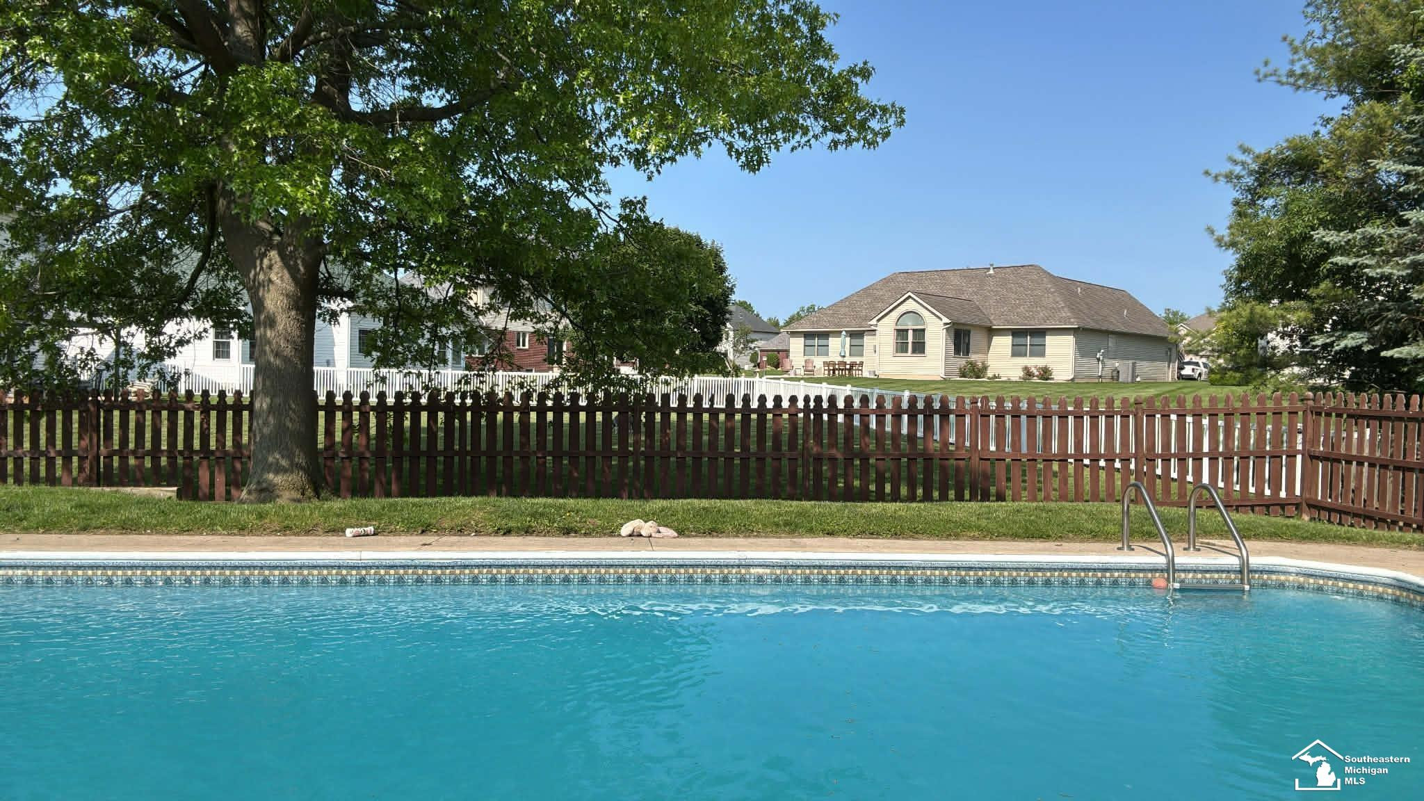 849 Regents Park, Monroe, MI 48161 — Photo 45