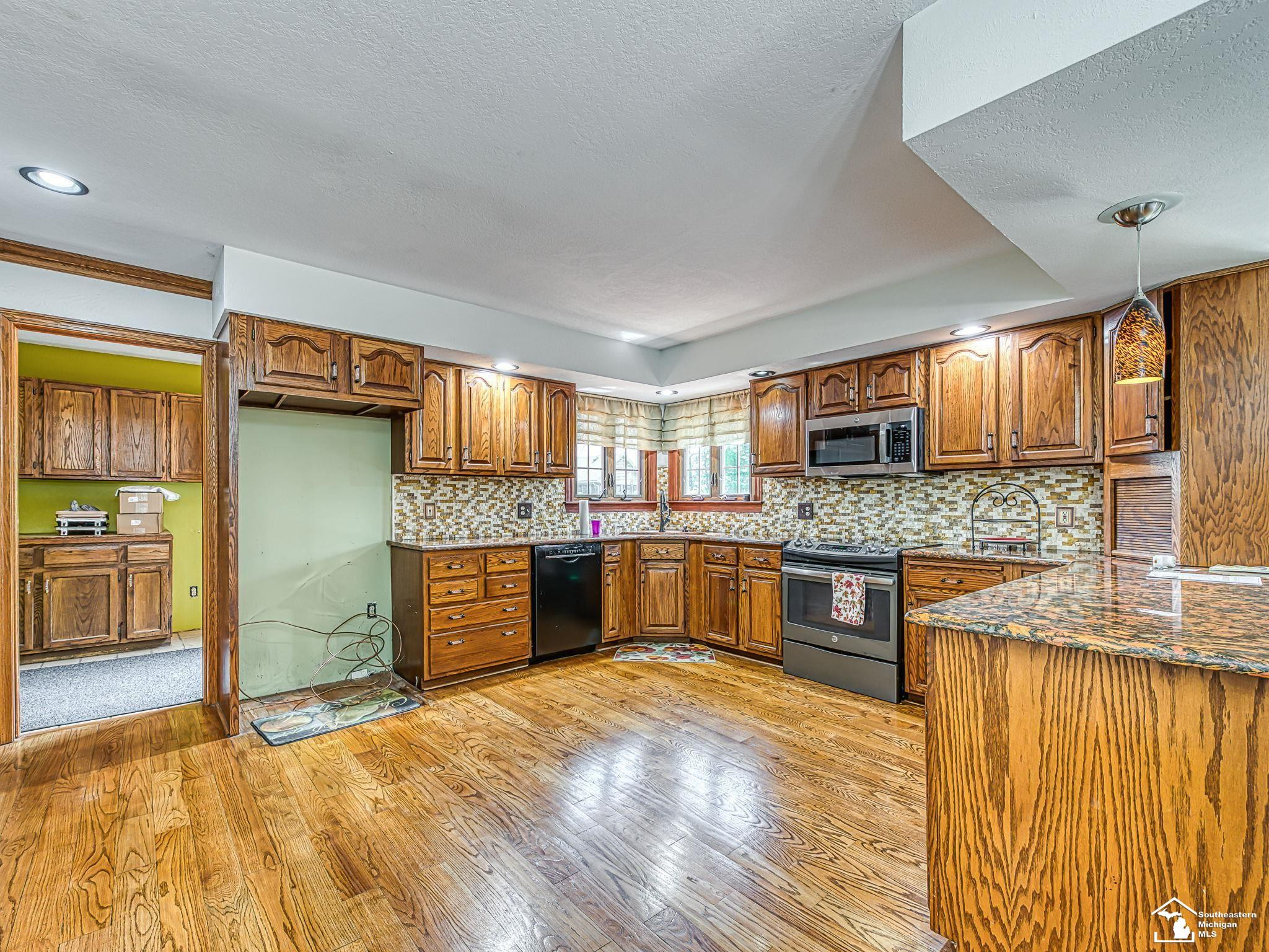 3155 Chanson Valley Road, Lambertville, MI 48144 — Photo 7