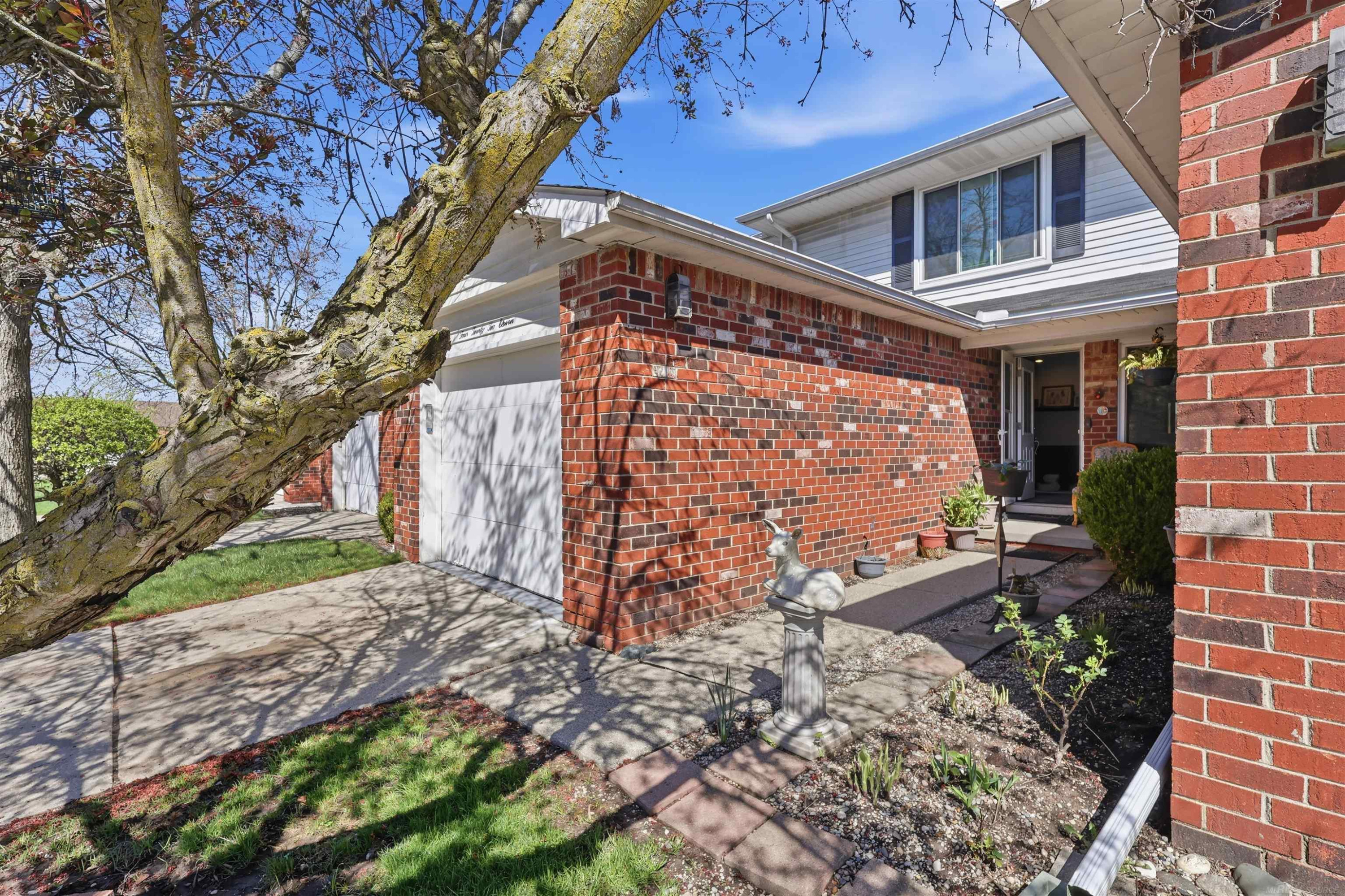 42211 Toddmark Ln Lane, Clinton Twp, MI 48038 — Photo 2