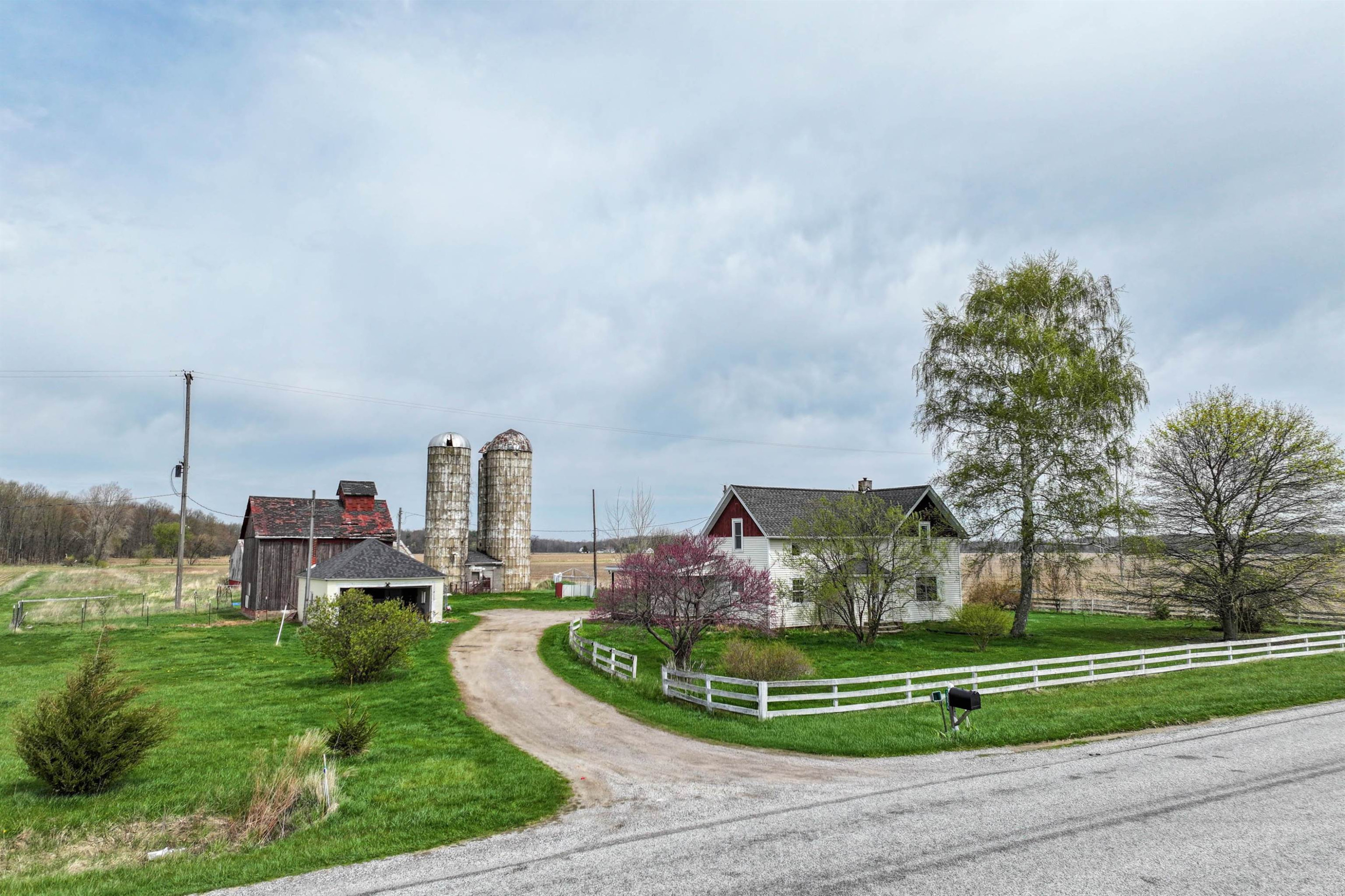 14274 W Gary Road, Chesaning, MI 48616 — front exterior