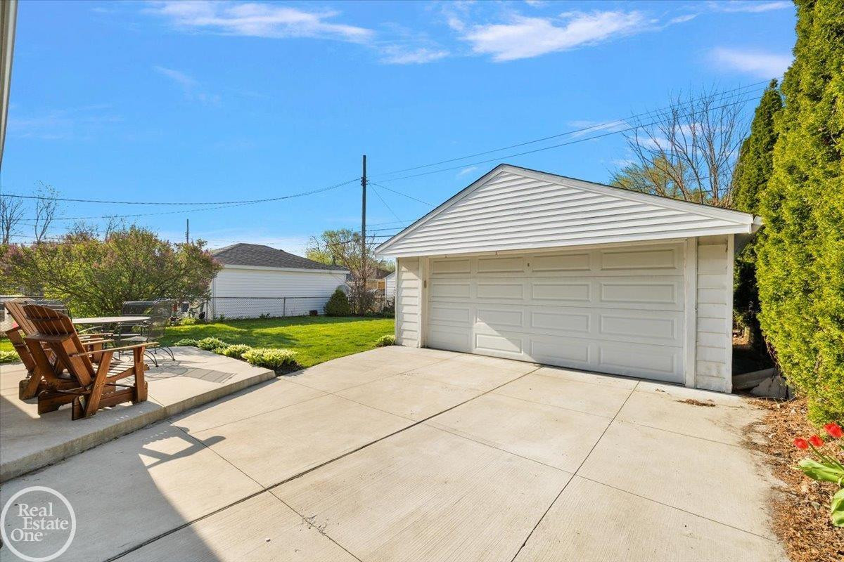 21720 Chalon Street, Saint Clair Shores, MI 48080 — Photo 7