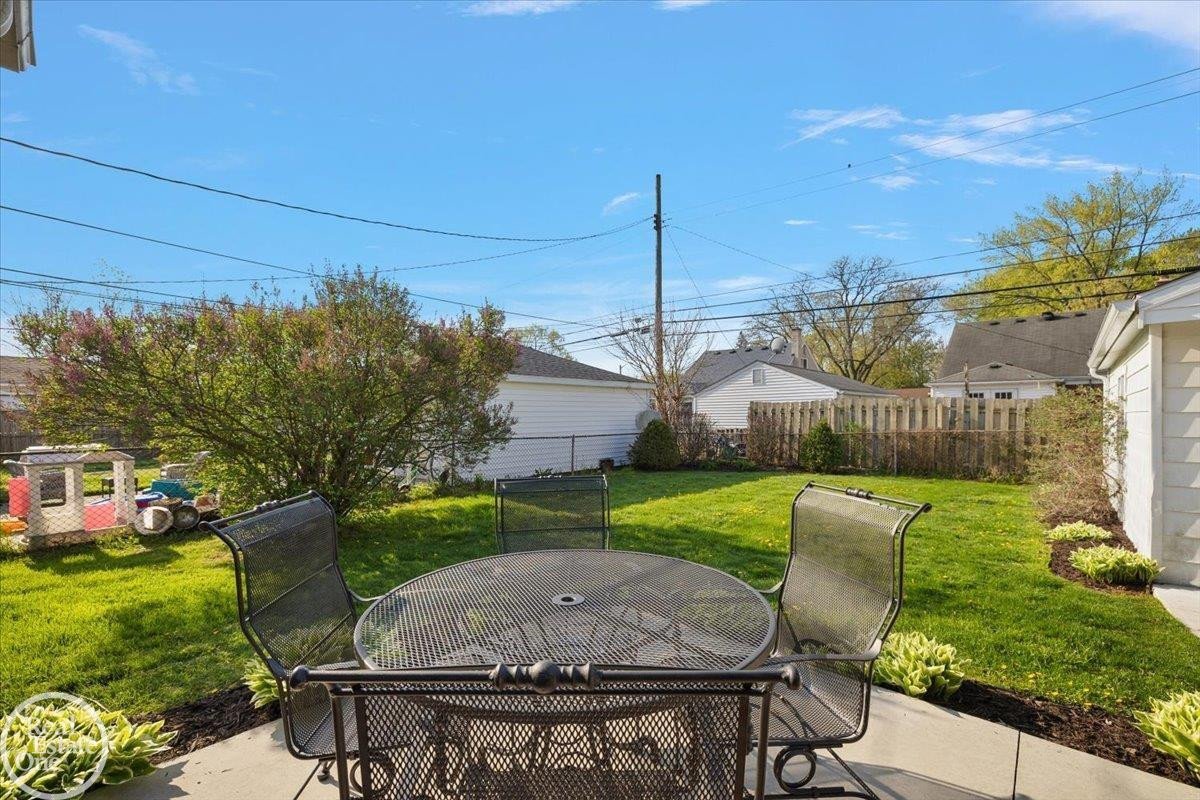21720 Chalon Street, Saint Clair Shores, MI 48080 — Photo 10