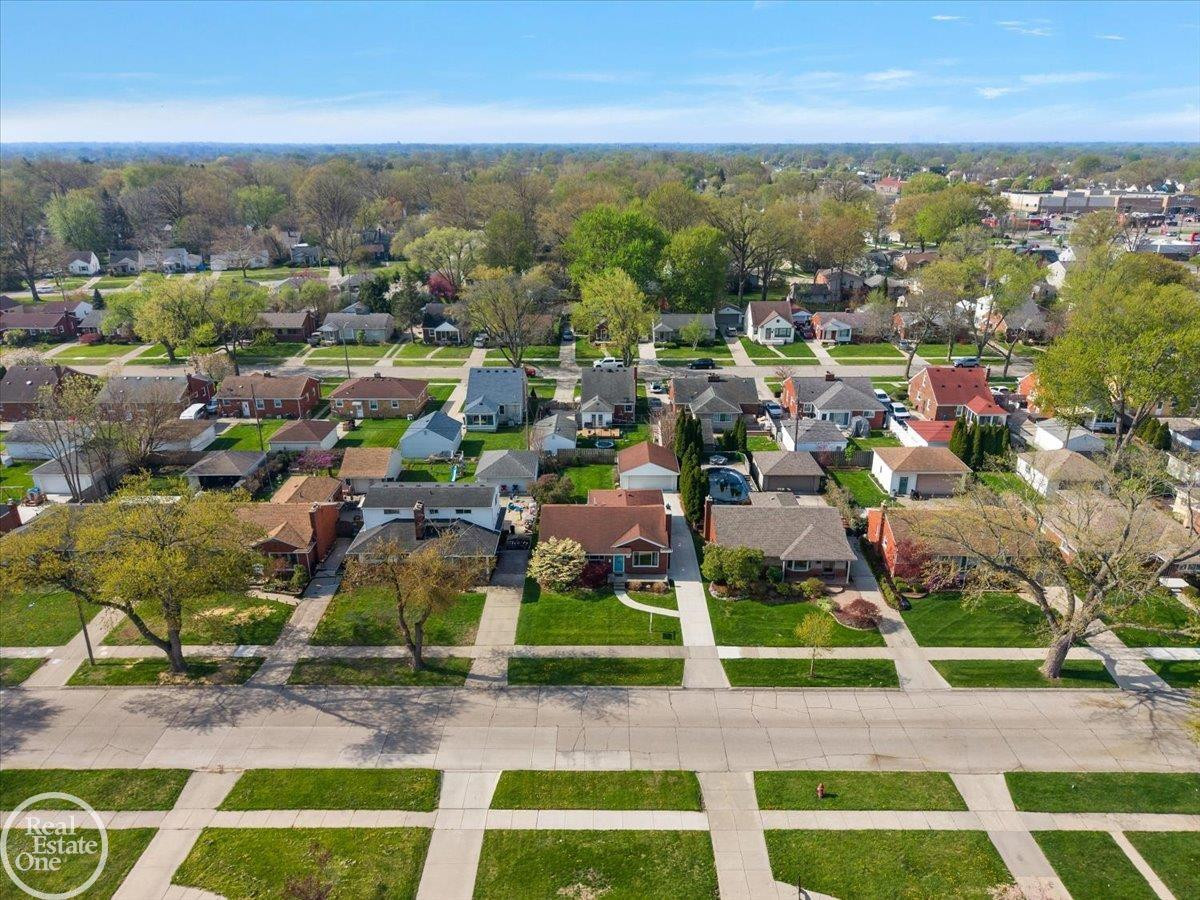 21720 Chalon Street, Saint Clair Shores, MI 48080 — Photo 13