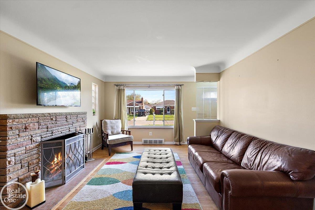 21720 Chalon Street, Saint Clair Shores, MI 48080 — Photo 19