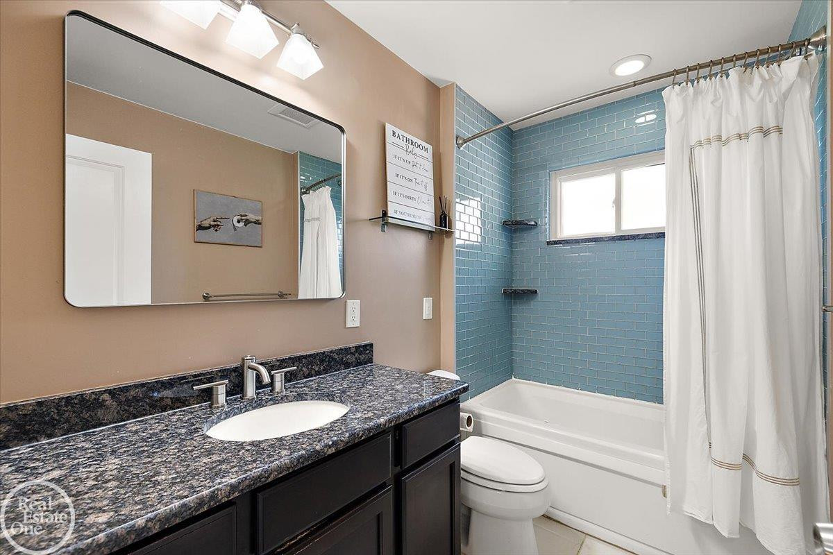 21720 Chalon Street, Saint Clair Shores, MI 48080 — Photo 40