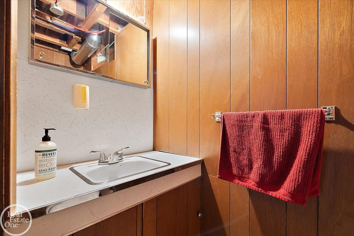 21720 Chalon Street, Saint Clair Shores, MI 48080 — Photo 51