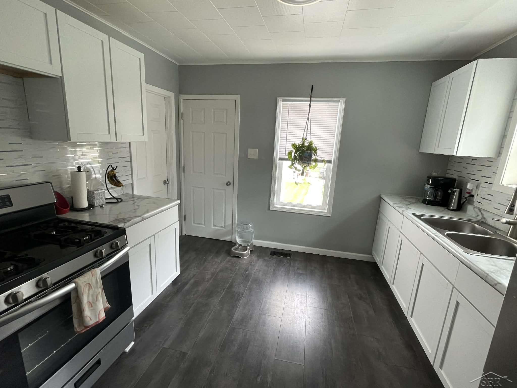 1804 N Charles Street, Saginaw, MI 48602 — Photo 3