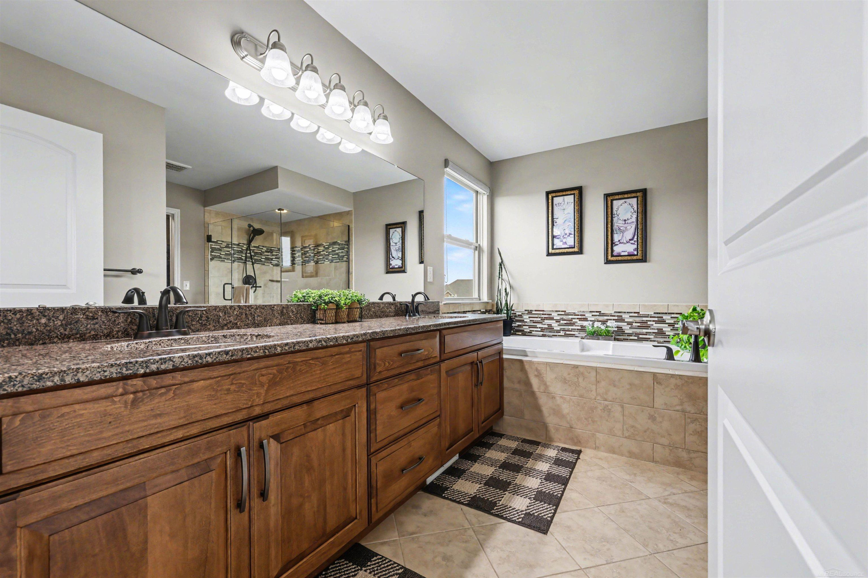 55381 Trevino Drive, Macomb, MI 48042 — Photo 20