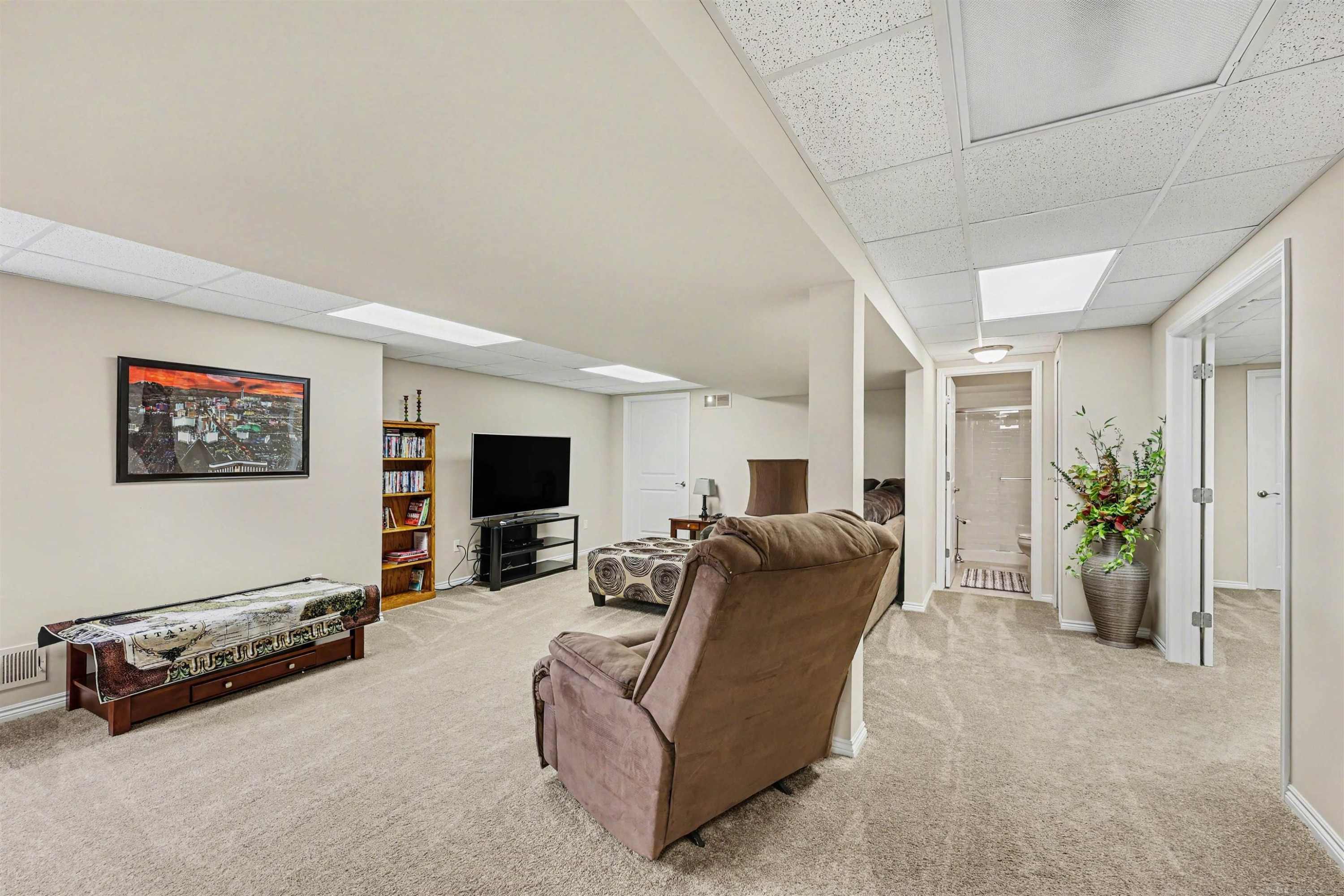 55381 Trevino Drive, Macomb, MI 48042 — Photo 28