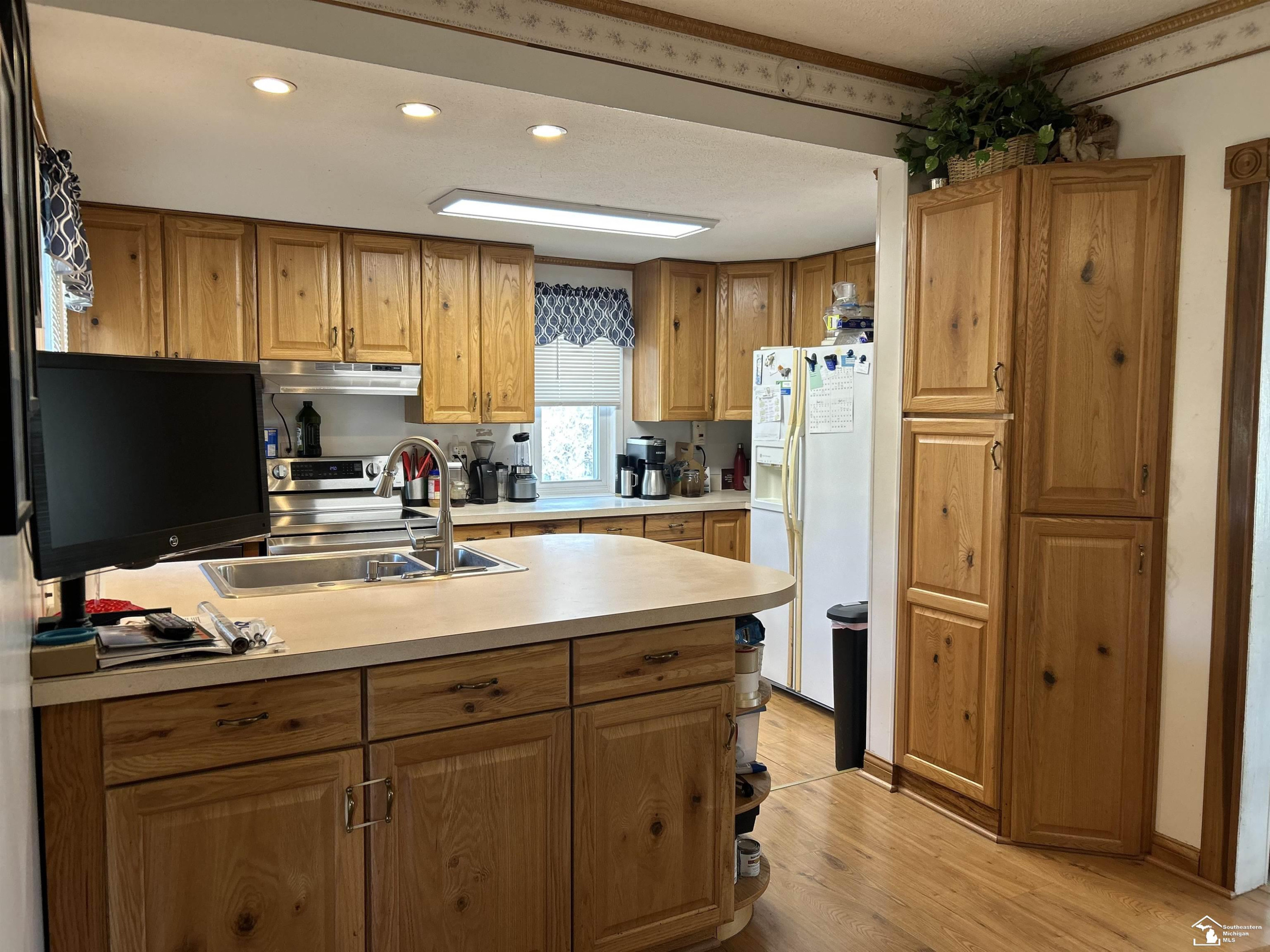 8256 Jackman Road, Temperance, MI 48182 — Photo 16