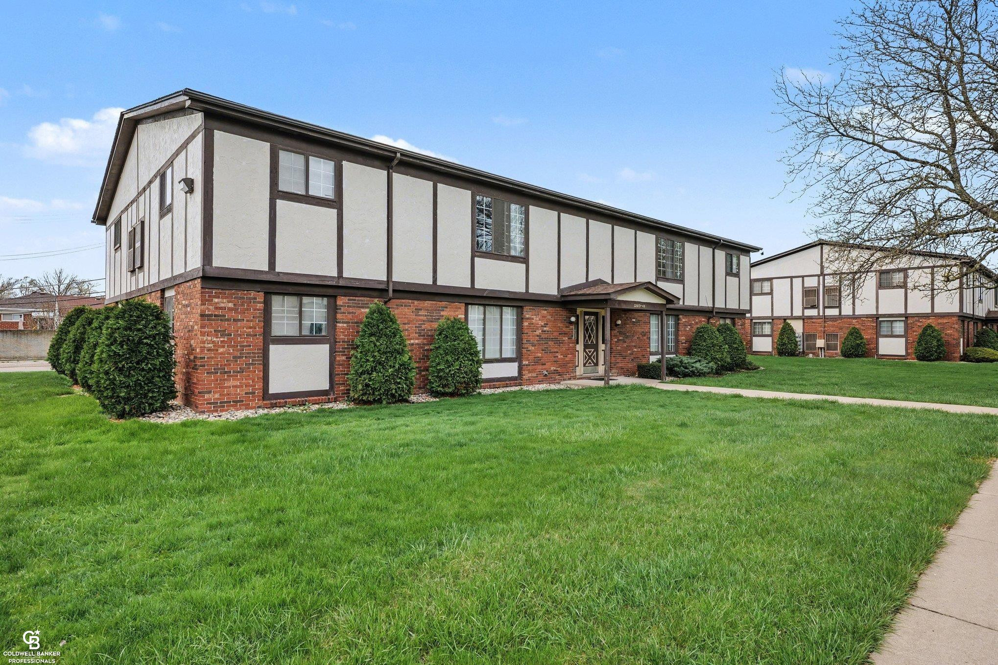 22835 Grove Road, Saint Clair Shores, MI 48080 — Photo 2