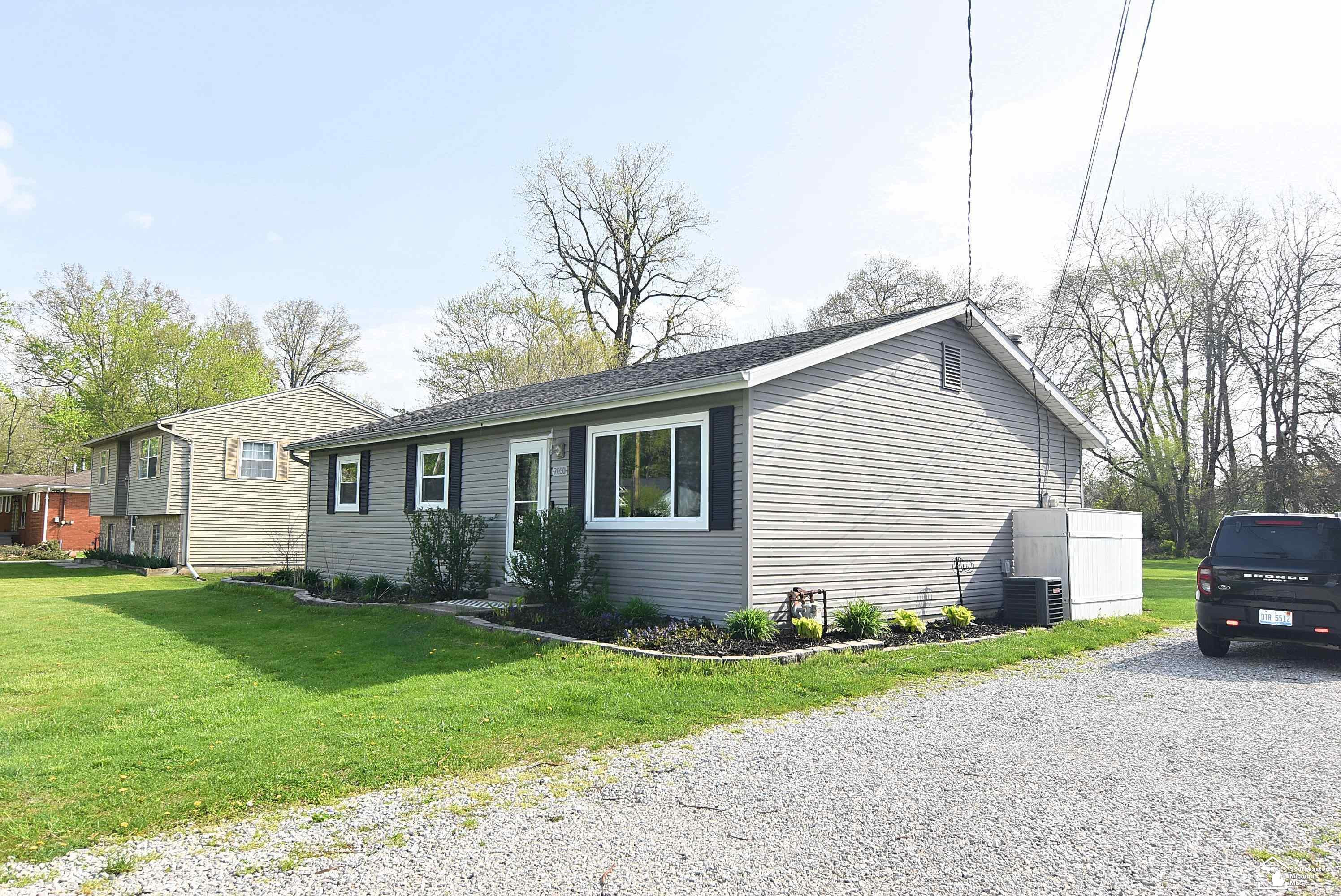 7050 Maplewood Drive, Temperance, MI 48182 — Photo 3