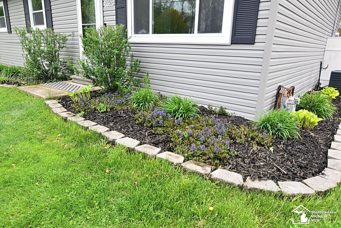 7050 Maplewood Drive, Temperance, MI 48182 — Photo 12