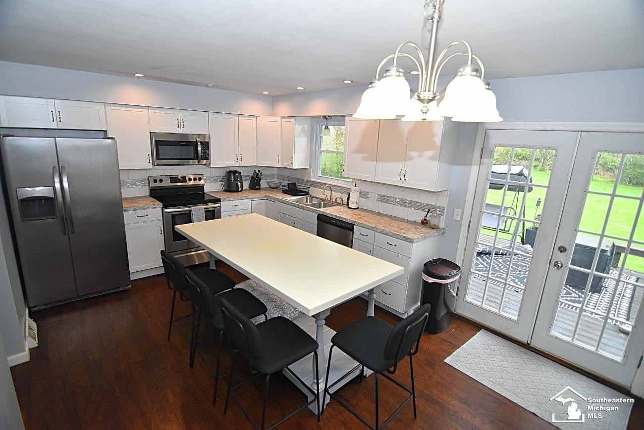 7050 Maplewood Drive, Temperance, MI 48182 — Photo 13