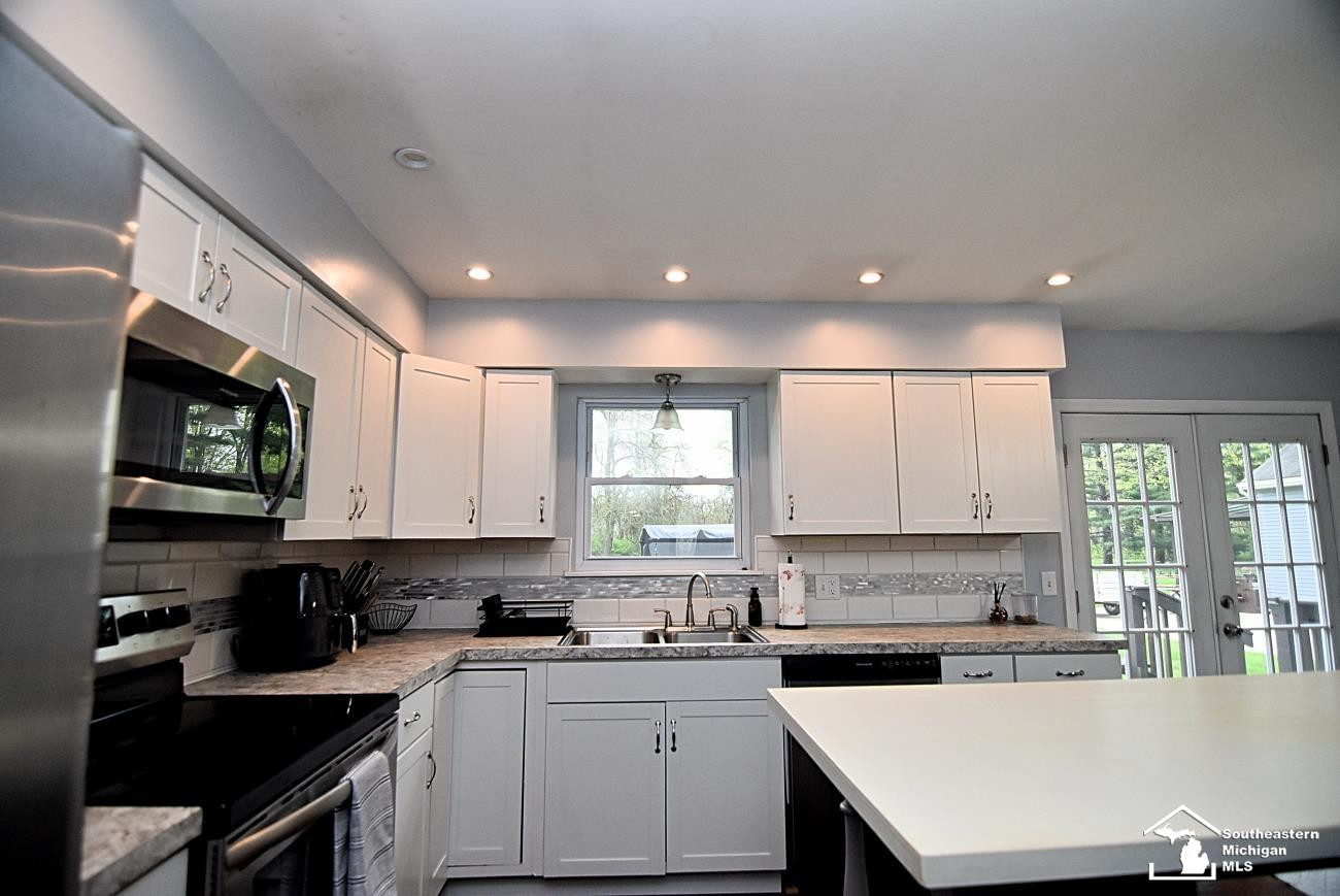 7050 Maplewood Drive, Temperance, MI 48182 — Photo 15