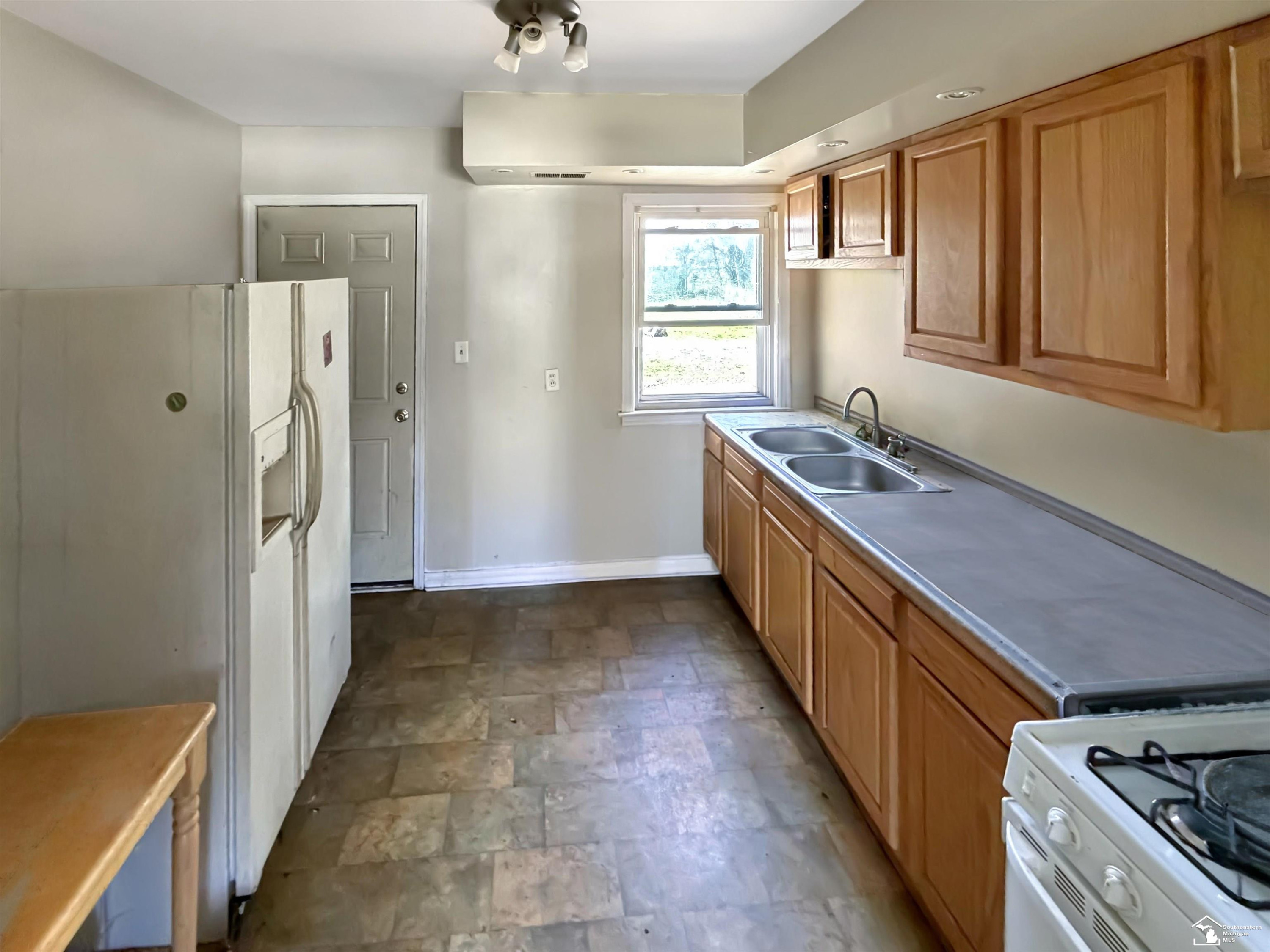 622 Church Street, Monroe, MI 48161 — Photo 4