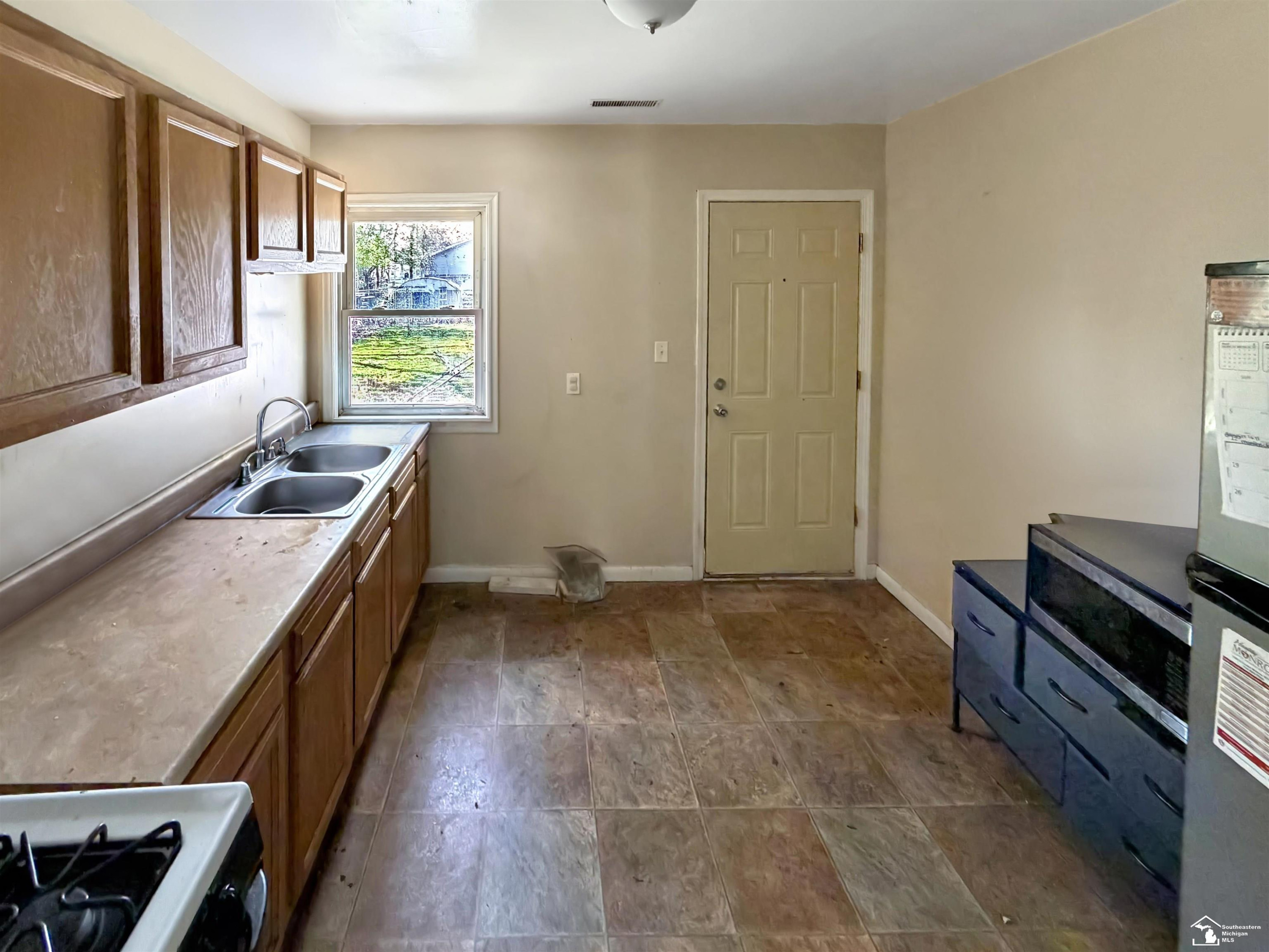 622 Church Street, Monroe, MI 48161 — Photo 5