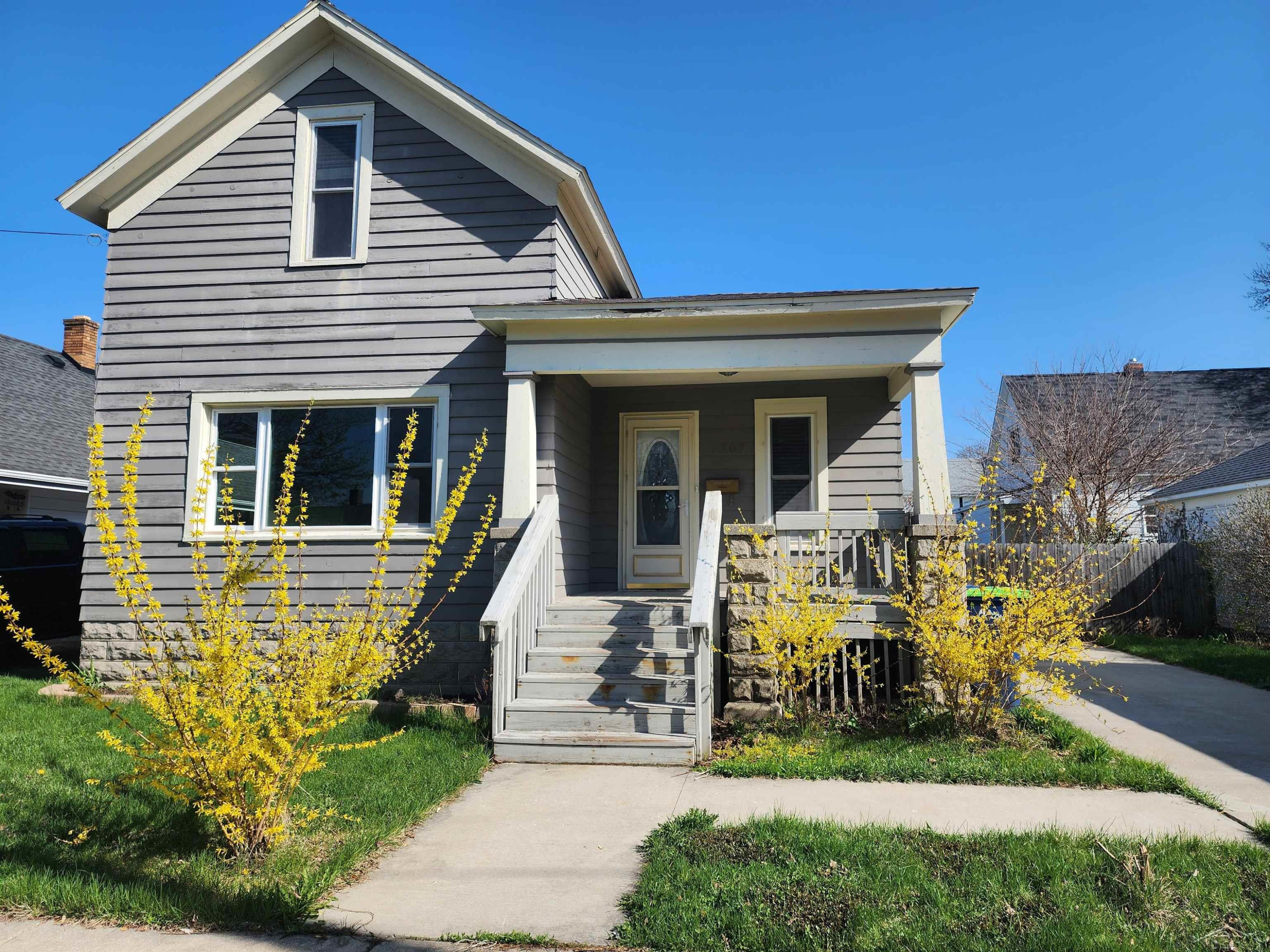 1307 33rd Street, Bay City, MI 48708 — Photo 2