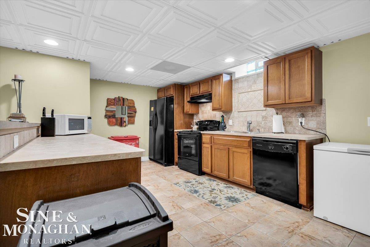 7303 William Drive, Shelby Twp, MI 48316 — Photo 37